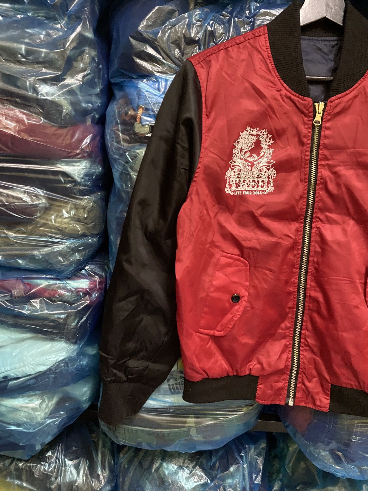 Band Tees TOHOSHINKI REVERSIBLE BOMBER JACKET Size US S / EU 44-46 / 1 - 5 Thumbnail