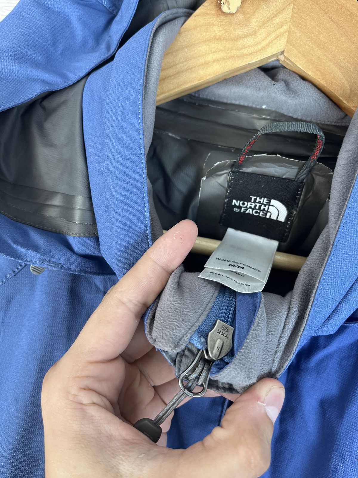 The North Face Women's outdoor jacket The North Face size M gore-Tex Size M / US 6-8 / IT 42-44 - 12 Thumbnail