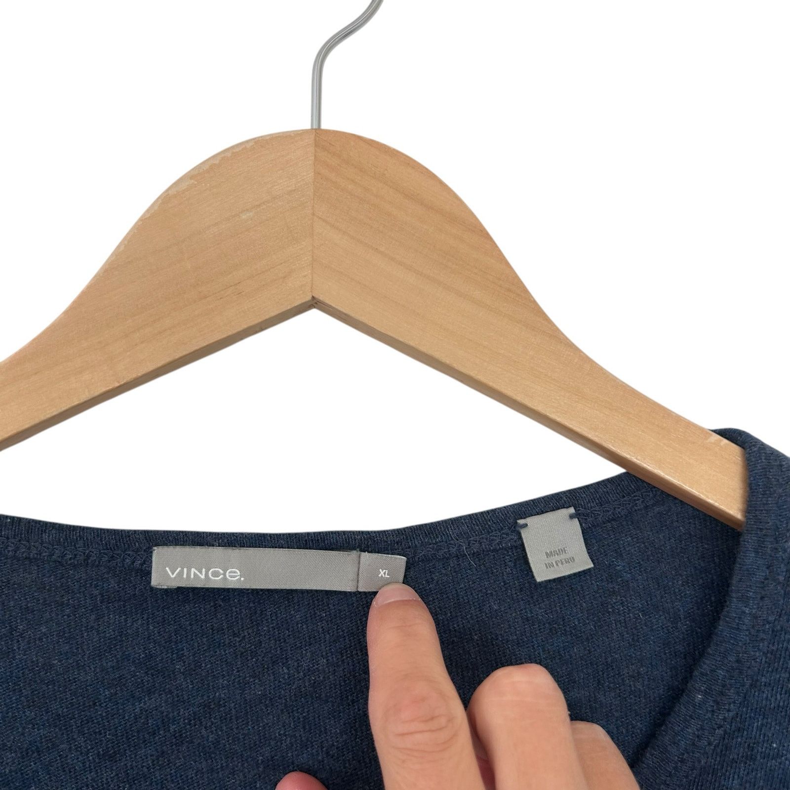 Vince Vince Navy Blue Long Sleeve Henley Sz XL Size US XL / EU 56 / 4 - 2 Thumbnail