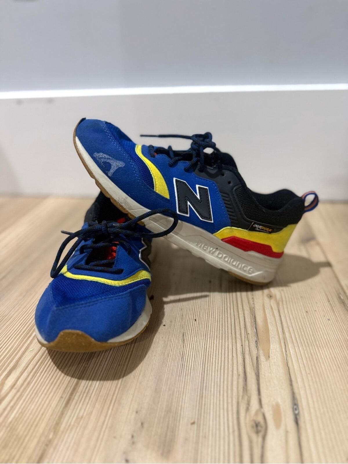 New Balance New Balance Blue, Black & Pink Athletic Sneakers Size US 5.5 / IT 35.5 - 4 Thumbnail