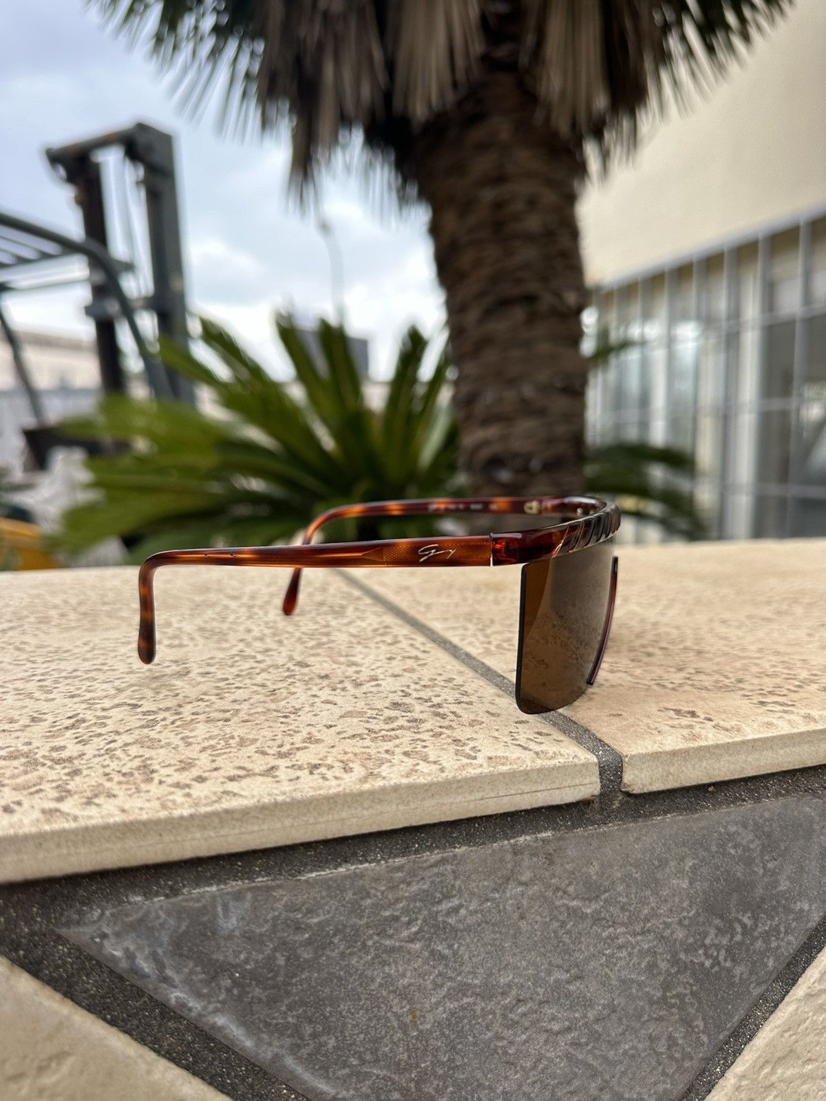 Versace Genny Versace Sunglasses 148-S Vintage 1990s Size ONE SIZE - 2 Thumbnail