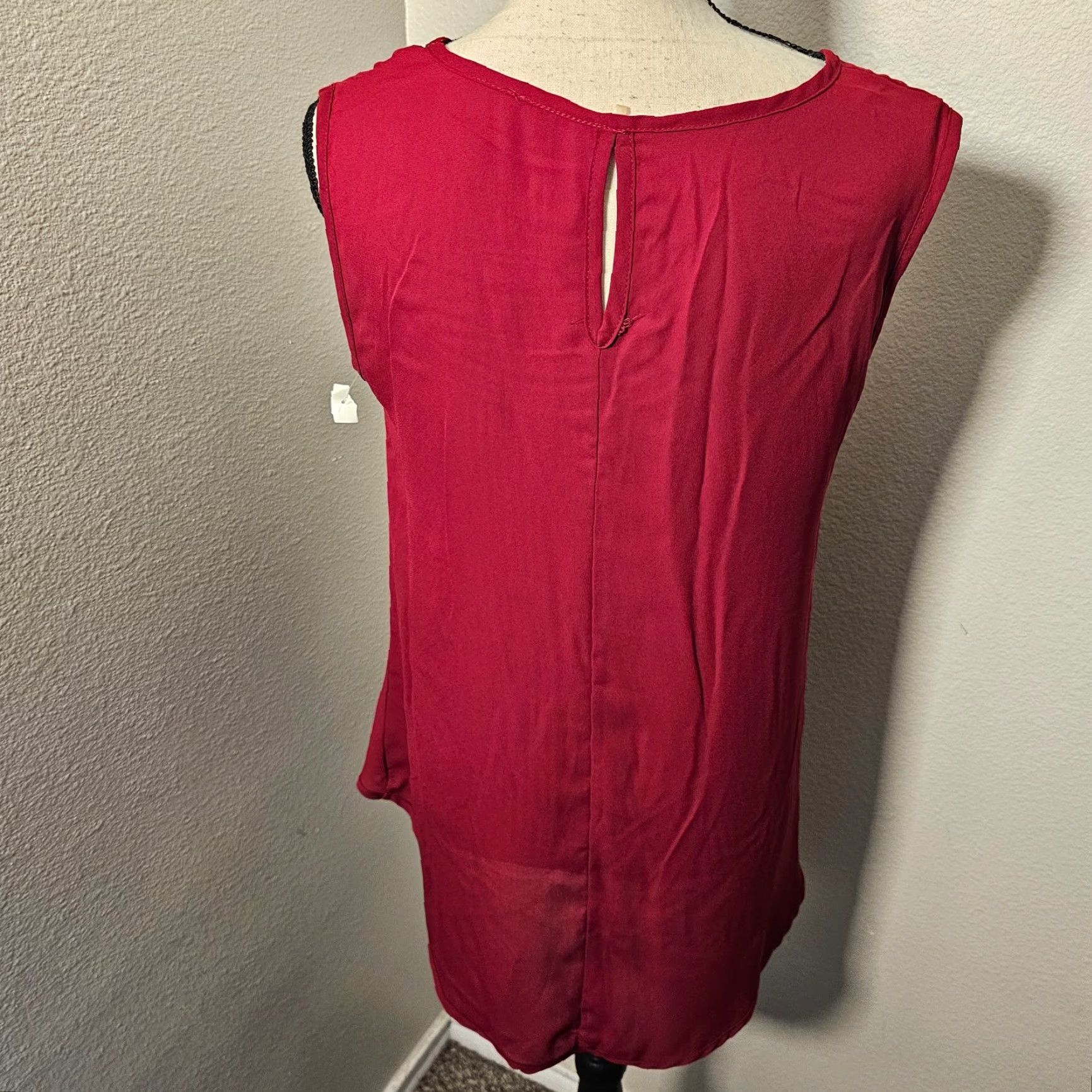Vintage Vizio Brand USA U.S.A Women’s Blouse Size M Round Neck Sleeveless Top Scrunched Red Maroon Cotton Blend Patch Size M / US 6-8 / IT 42-44 - 3 Thumbnail