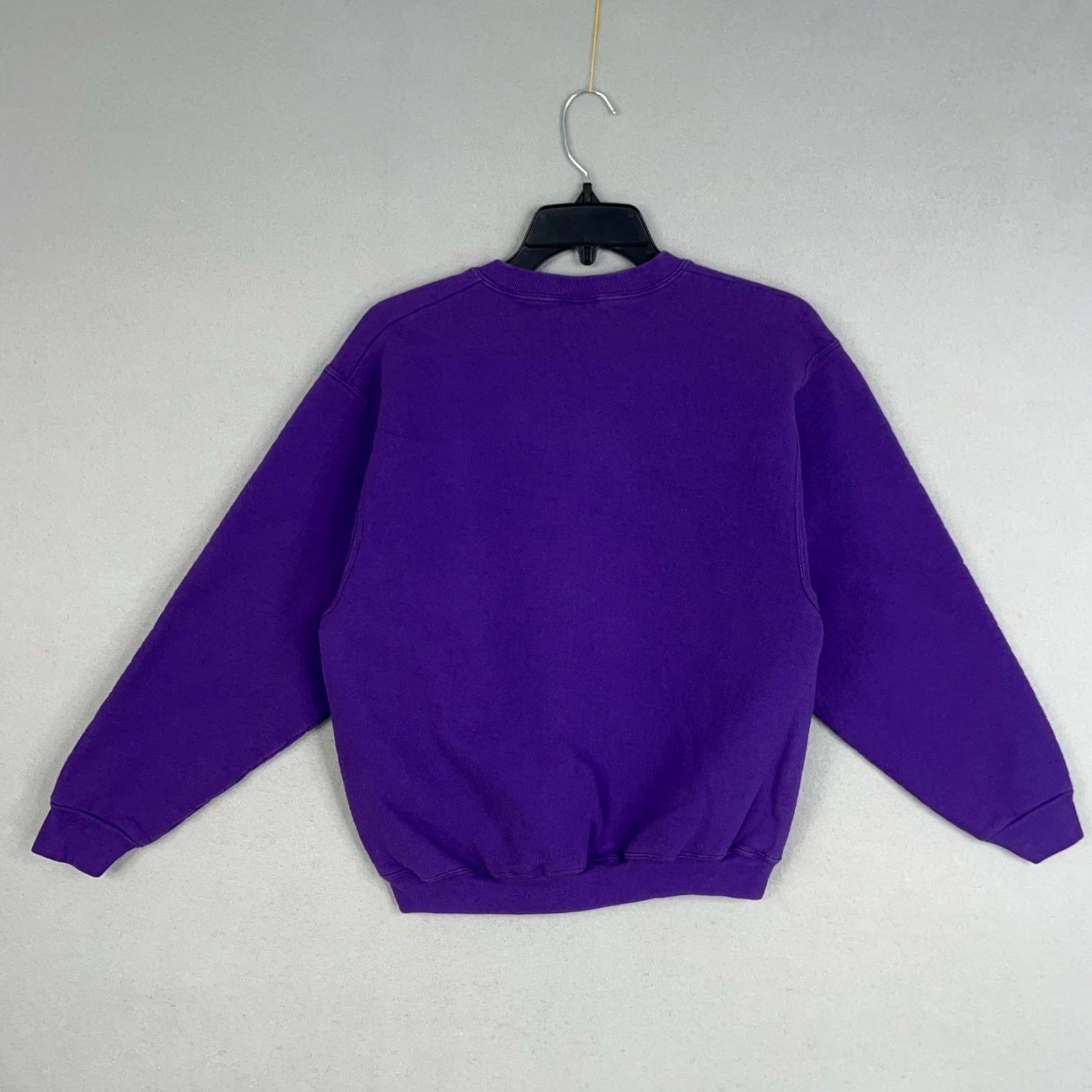 Fruit Of The Loom VINTAGE Fruit Of The Loom Mohegan Sun Sweatshirt Womens M Purple Casino Embroidered Logo Crew Neck Pullover Heavyweight Preshrunk Cotton/Polyester Size M / US 6-8 / IT 42-44 - 7 Thumbnail