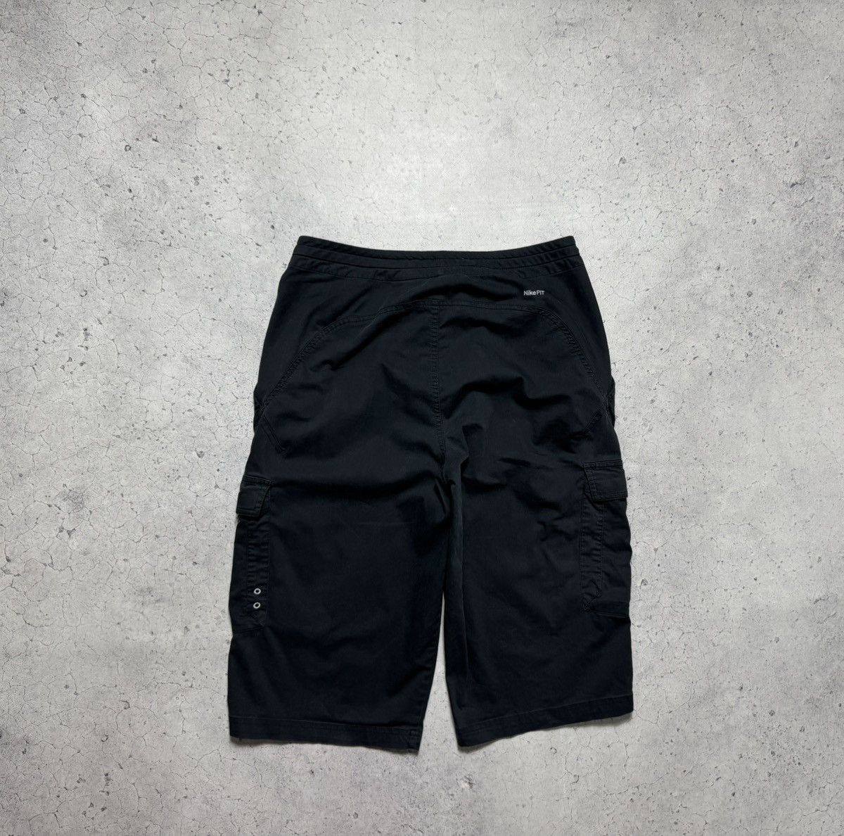 Nike Nike Vintage Cargo Shorts Black Size S Baggy Drill Swoosh Size US 30 / EU 46 - 7 Thumbnail