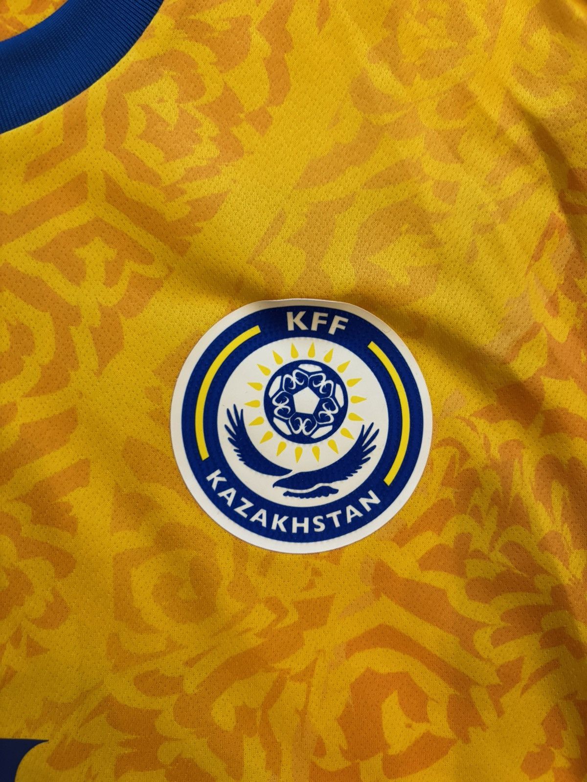 Errea National team of Kazakhstan 🇰🇿 Size US L / EU 52-54 / 3 - 3 Thumbnail
