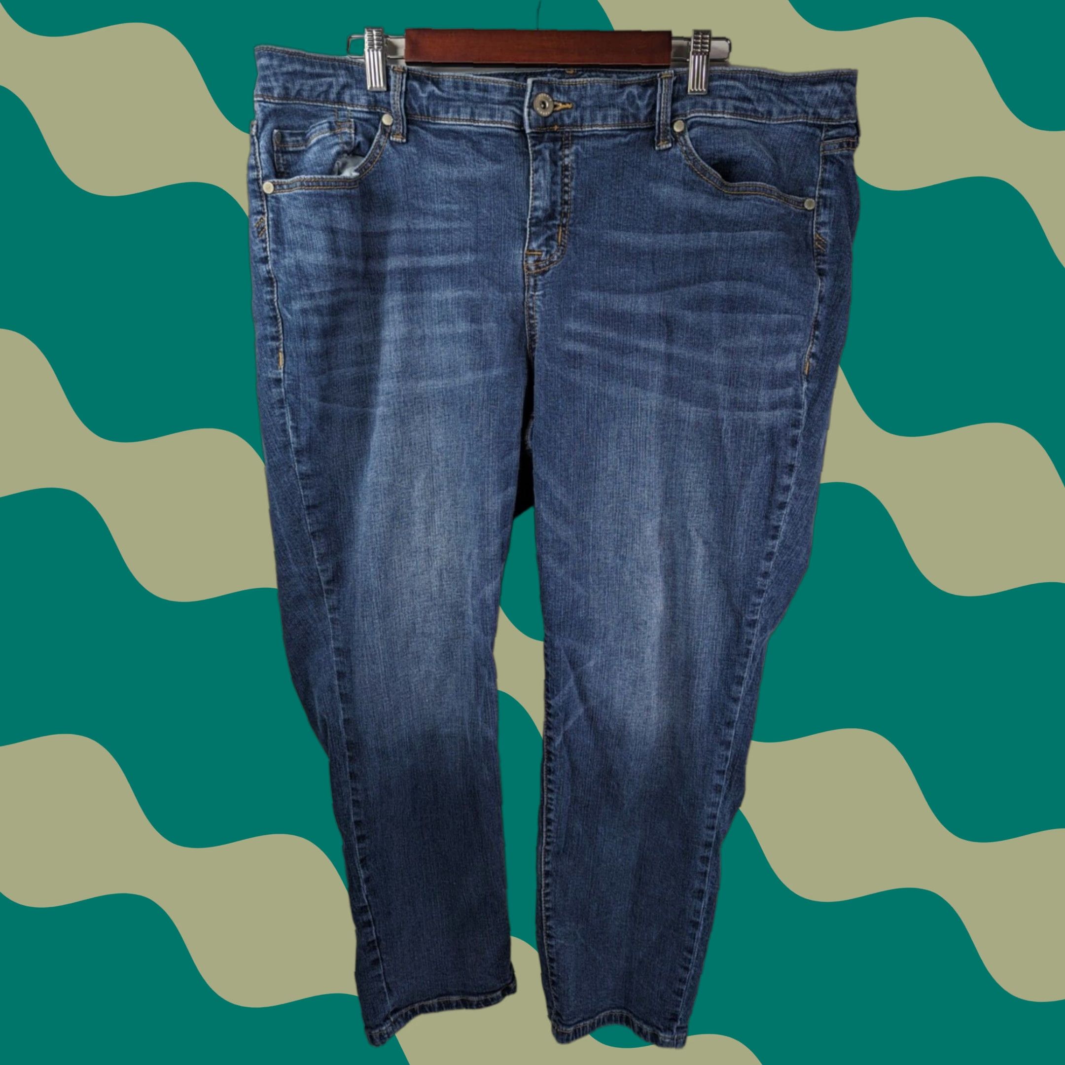 Torrid Torrid Vintage Boyfriend Straight Jeans Women Size 22 5-Pocket Stretch Denim Blue Mid-Rise Aged Distressed 13622981 Mens? Size 40" / US 18 - 1 Thumbnail