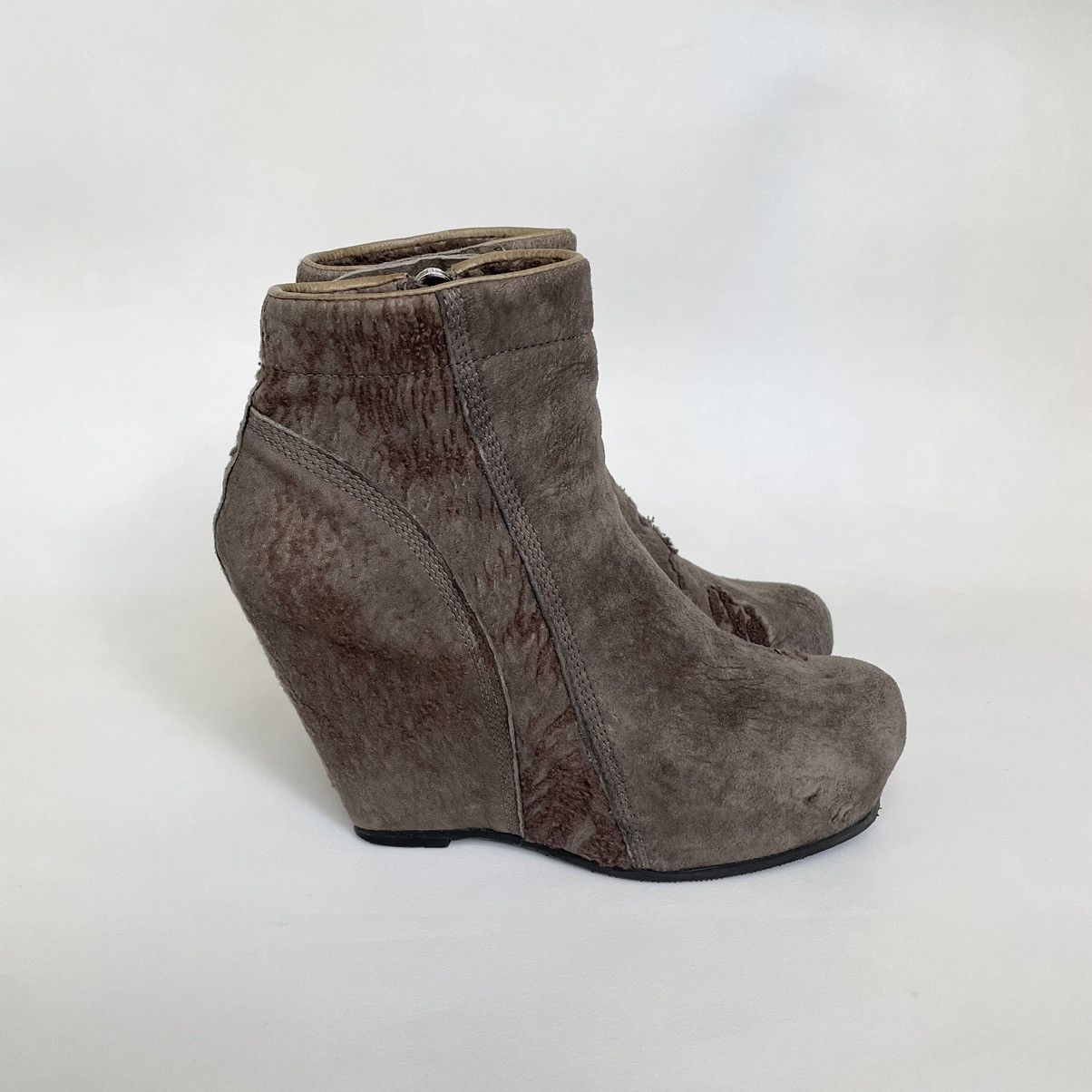 Rick Owens Distressed Shearling Biker Boots Size US 7 / IT 37 - 1 Thumbnail