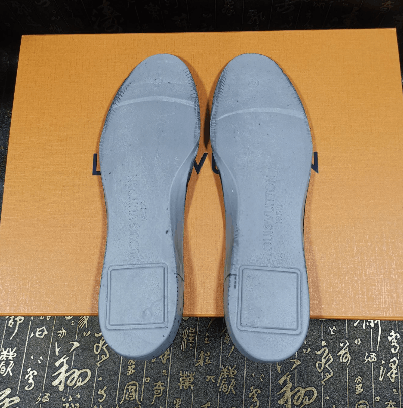 Louis Vuitton Louis Vuitton low-top fashion skate shoes Size US 7 / EU 40 - 16 Thumbnail