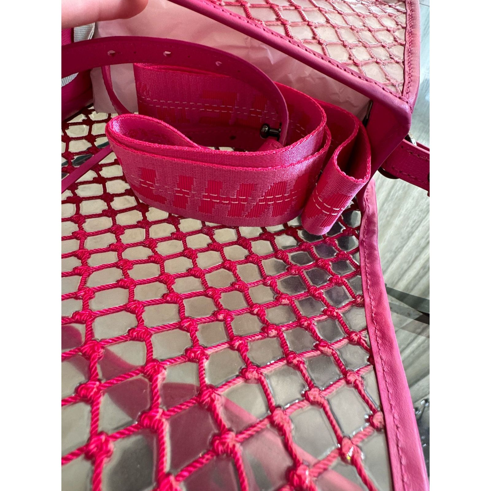 Off-White o1rshd1 Size: OS / Net Binder Clip Bag in Pink Size ONE SIZE - 12 Thumbnail