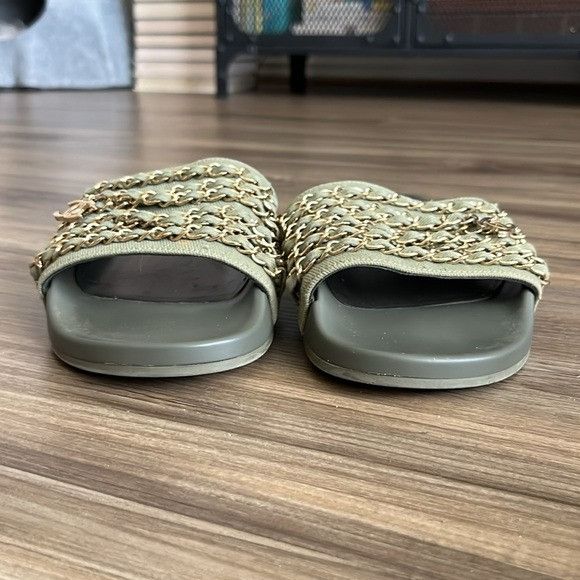 Chanel CHANEL RESORT 17 Chain Slide Mule Army Gold Sandals Dangle C Size US 10 / IT 40 - 4 Thumbnail