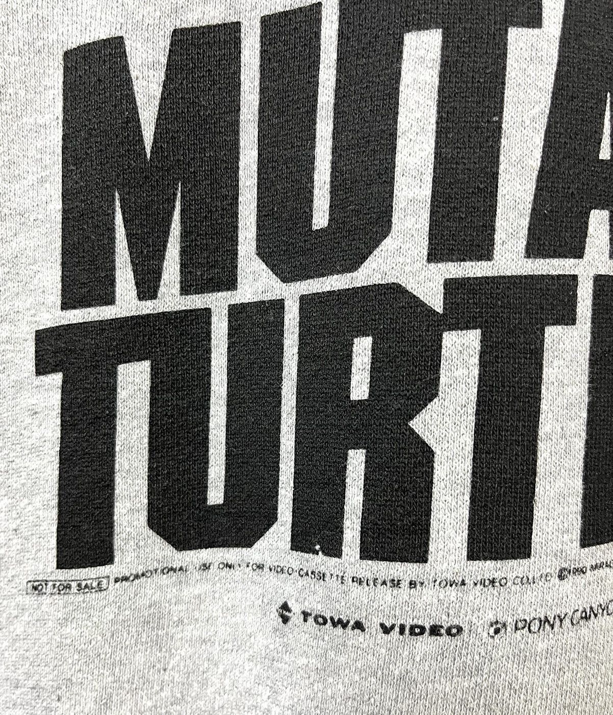 Vintage VINTAGE 90s MUTANT TURTLES TMNT TOWA VIDEO MOVIE SWEATSHIRT Size US L / EU 52-54 / 3 - 8 Thumbnail