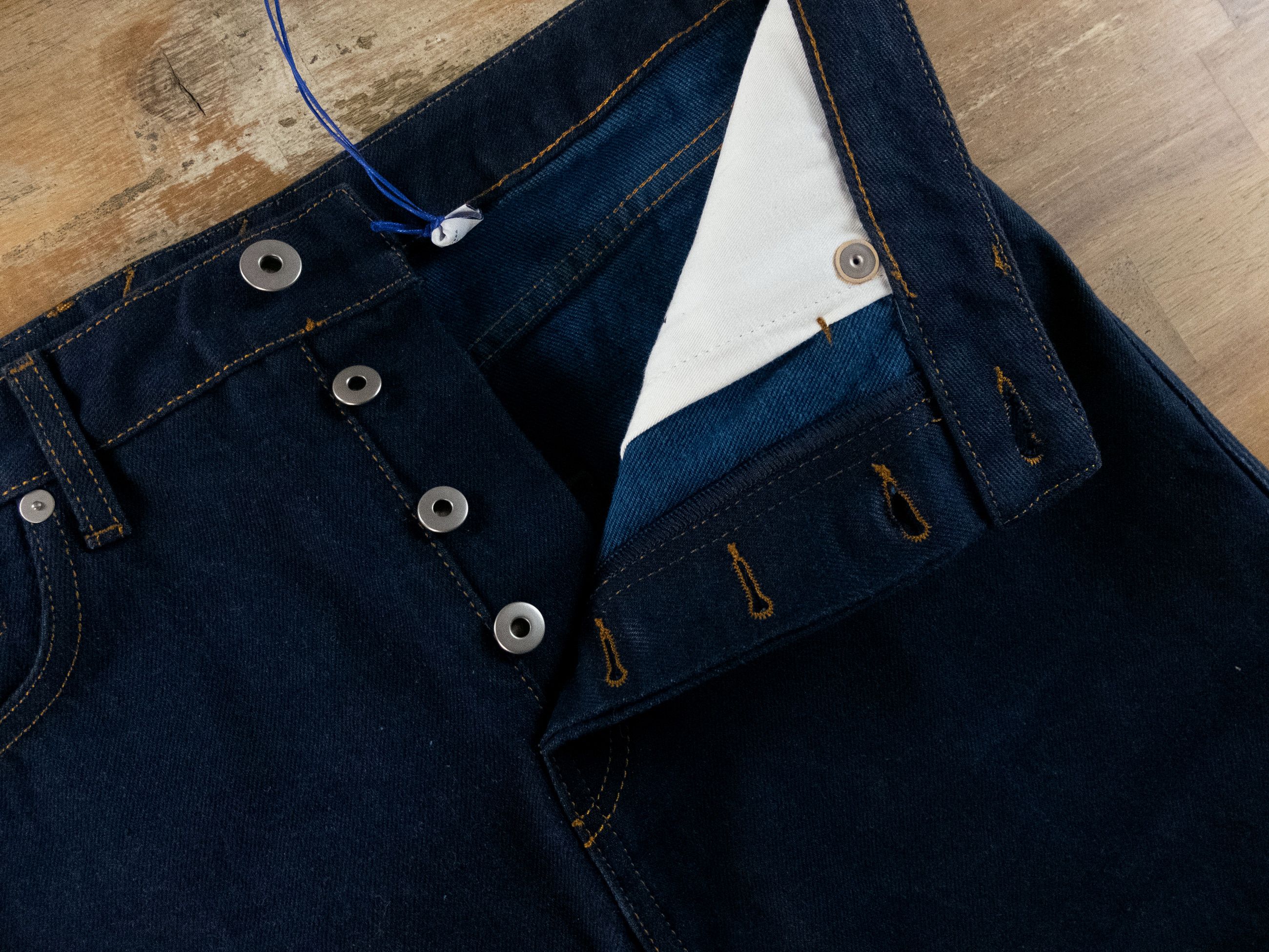 Burberry BURBERRY heavyweight navy blue Japanese denim mini skirt Size 28" / US 6 / IT 42 - 8 Thumbnail