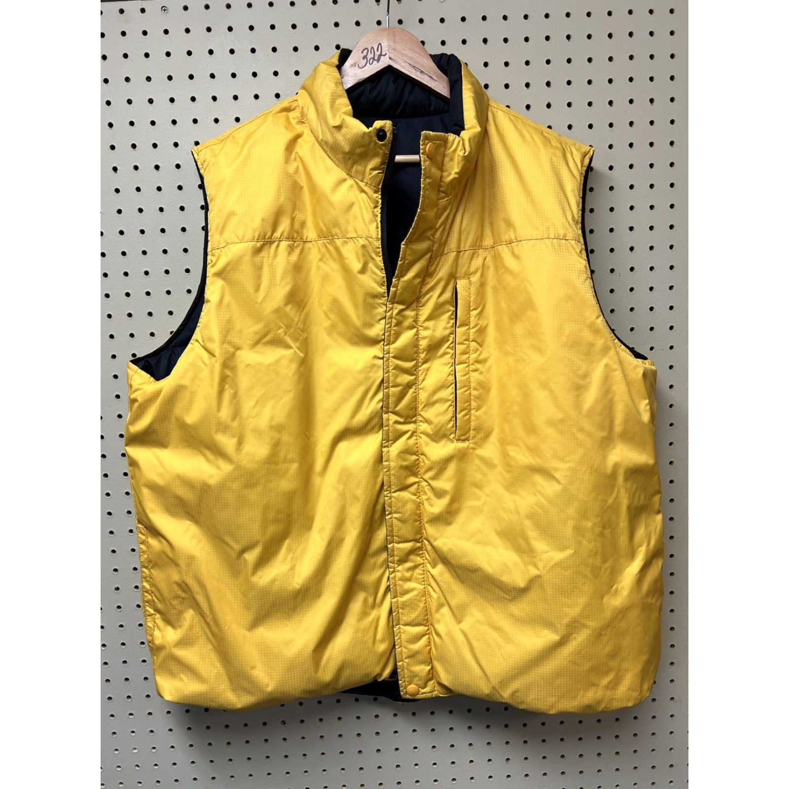 Lands' End VINTAGE? No; but Lands' End Down Vest XL Mens Blue Yellow Reversible Quilted Puffer Zip Short Sleeve? Size US XL / EU 56 / 4 - 3 Thumbnail