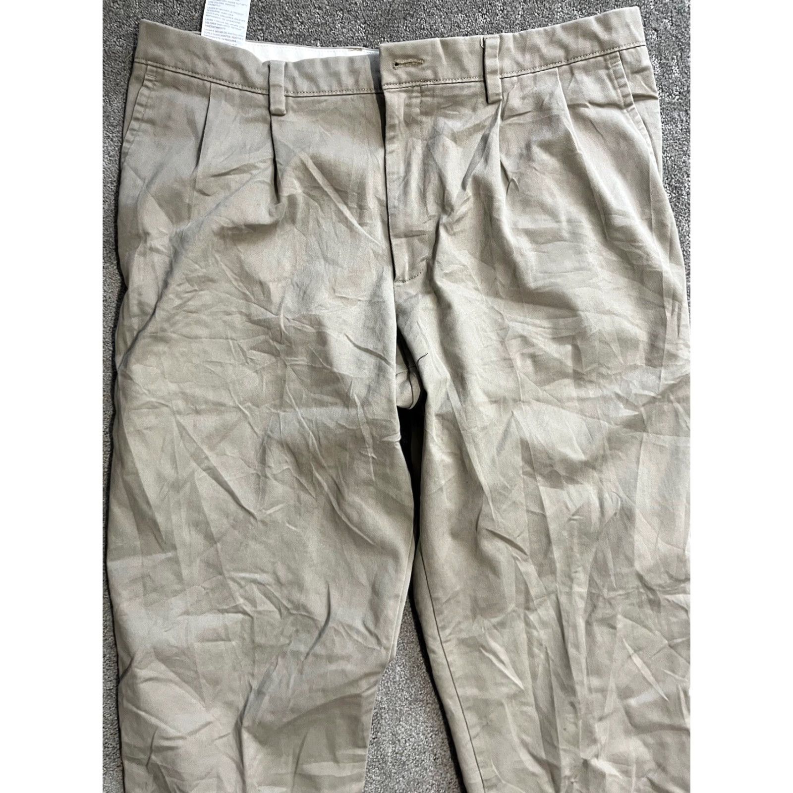 Dockers DOCKERS Classic Fit Pleated Dress Pants 38x34 Beige Solid Tan Size US 38 / EU 54 - 2 Thumbnail