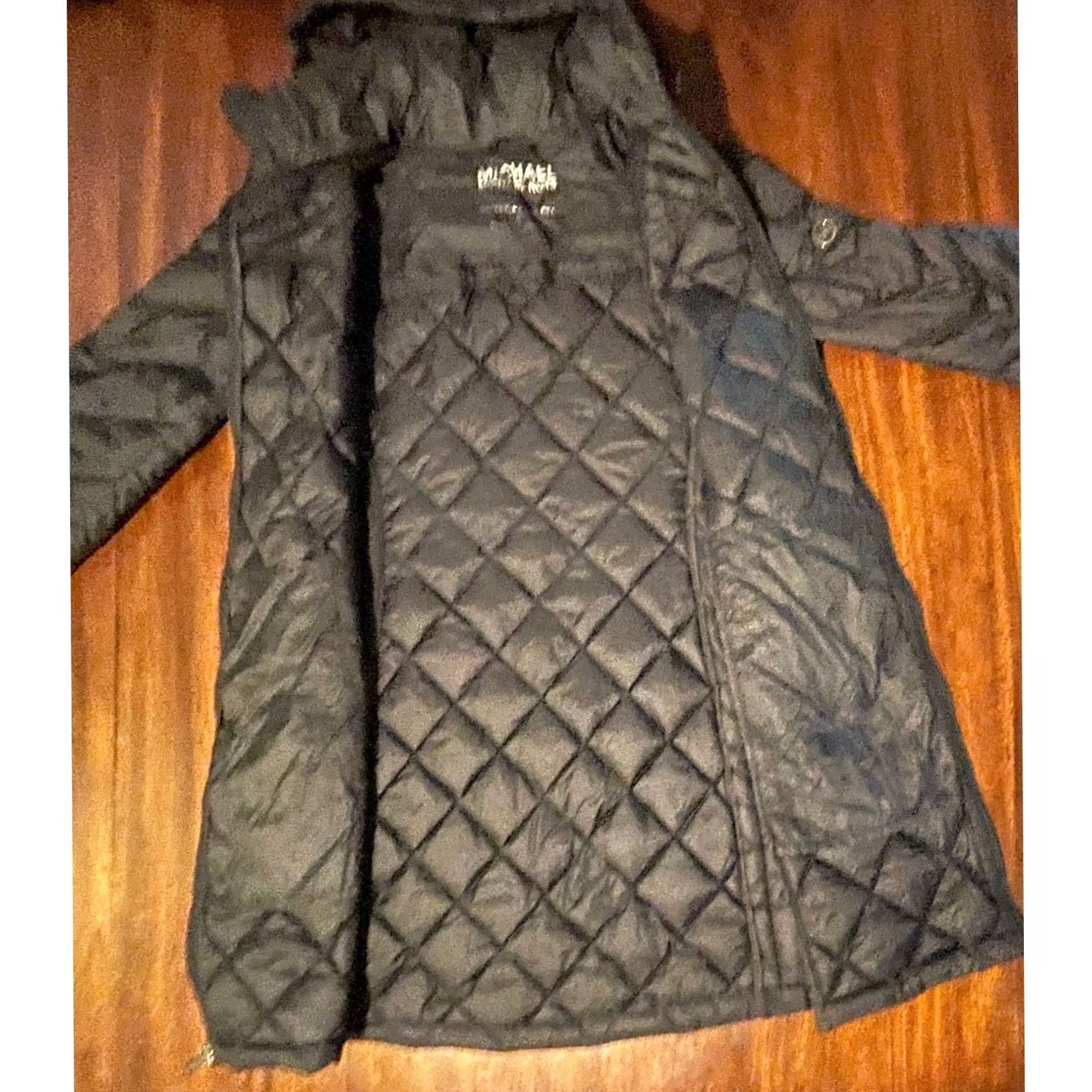 Michael Kors VINTAGE Michael Kors Packable Down Fill Puffer Coat Black Hooded Quilted Women's M Size M / US 6-8 / IT 42-44 - 3 Thumbnail
