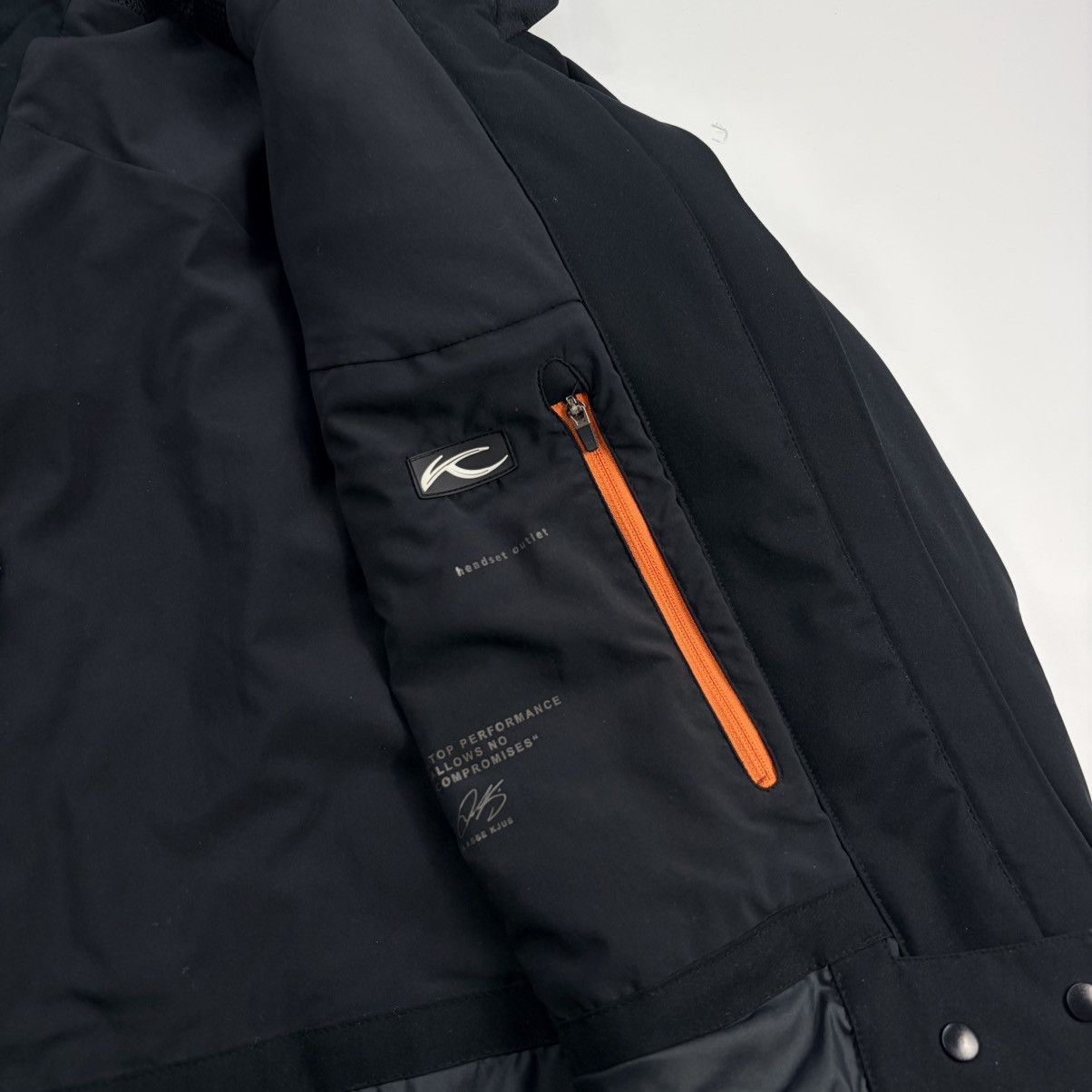 KJUS KJUS Formula Padded Hooded Ski Jacket Black Size M Gorpcore Size US M / EU 48-50 / 2 - 15 Thumbnail