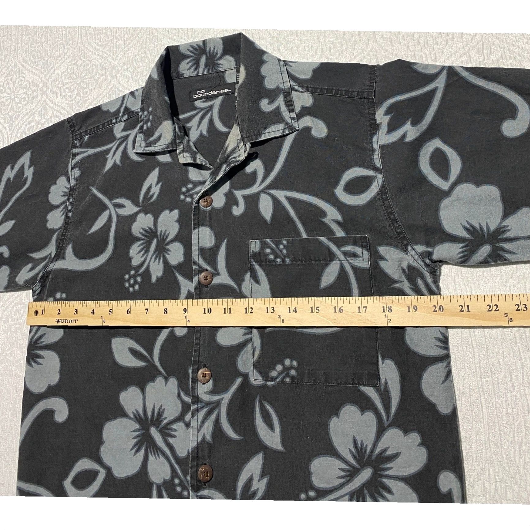 Vintage No Boundaries Mens Small Black Floral Hibiscus Surfboard Hawaiian Shirt Size US S / EU 44-46 / 1 - 5 Thumbnail