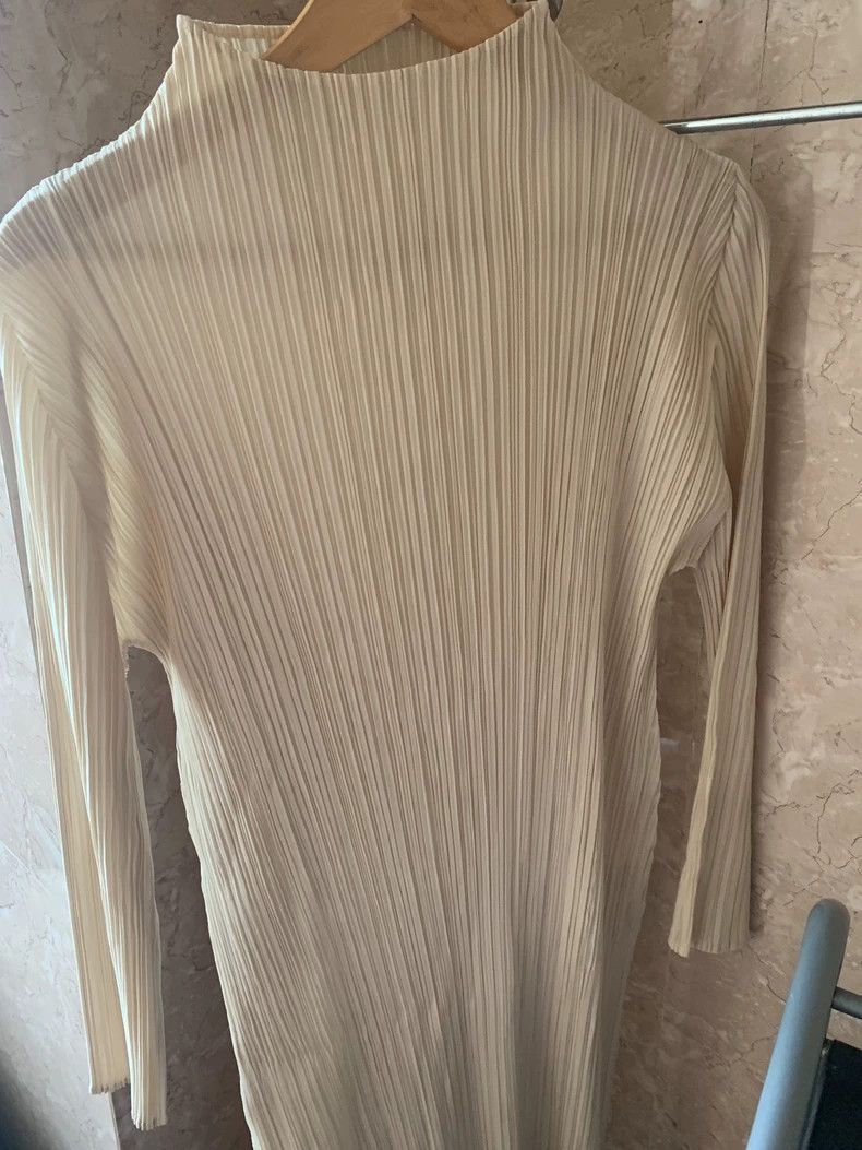 Issey Miyake Issey Miyake size:3 Light yellow long-sleeved semi-high-ne Size M / US 6-8 / IT 42-44 - 1 Thumbnail