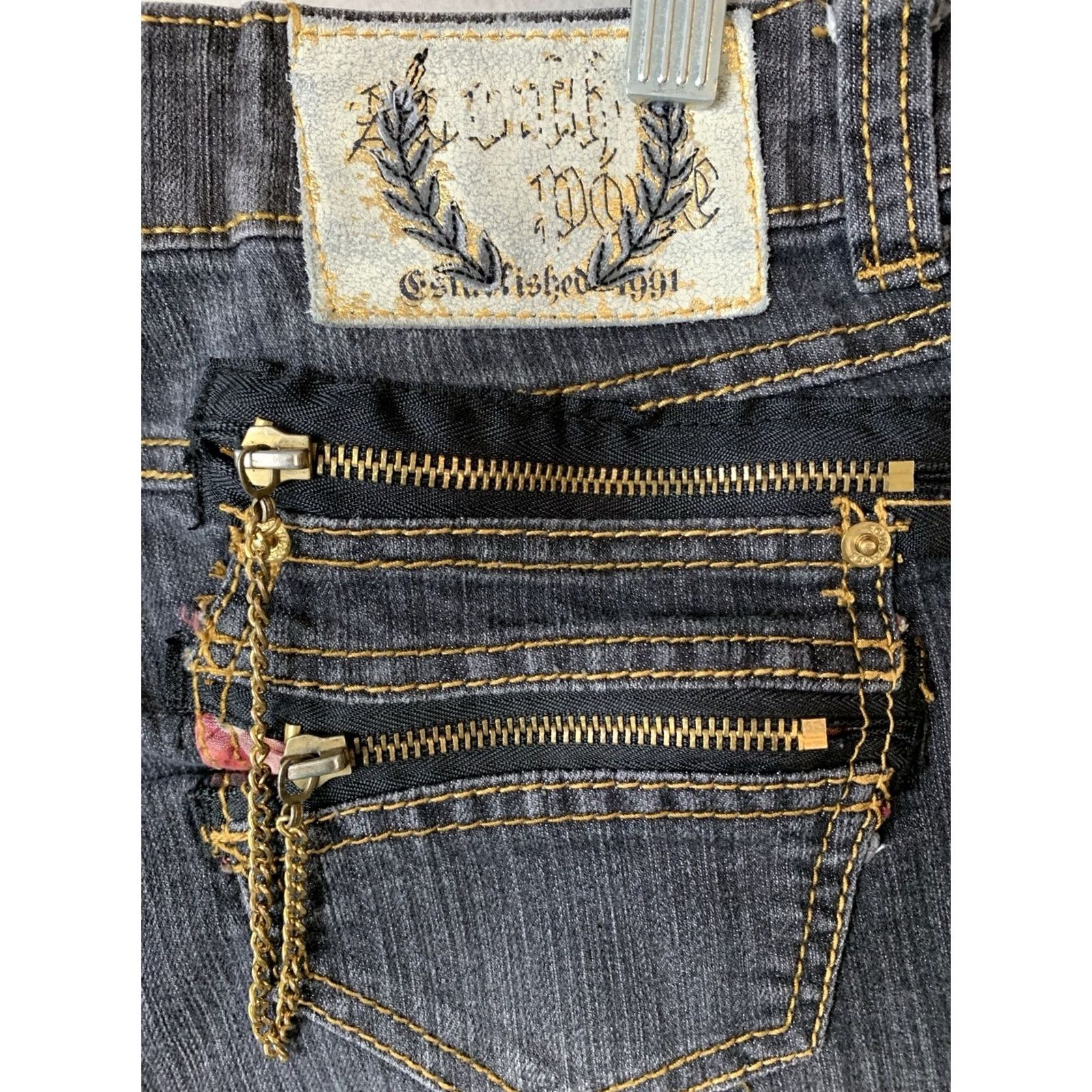 Southpole VINTAGE Southpole Jeans Womens 11 Blue Boho Y2K Bling Patches Embroidered Pockets Size 32" / US 10 / IT 46 - 3 Thumbnail