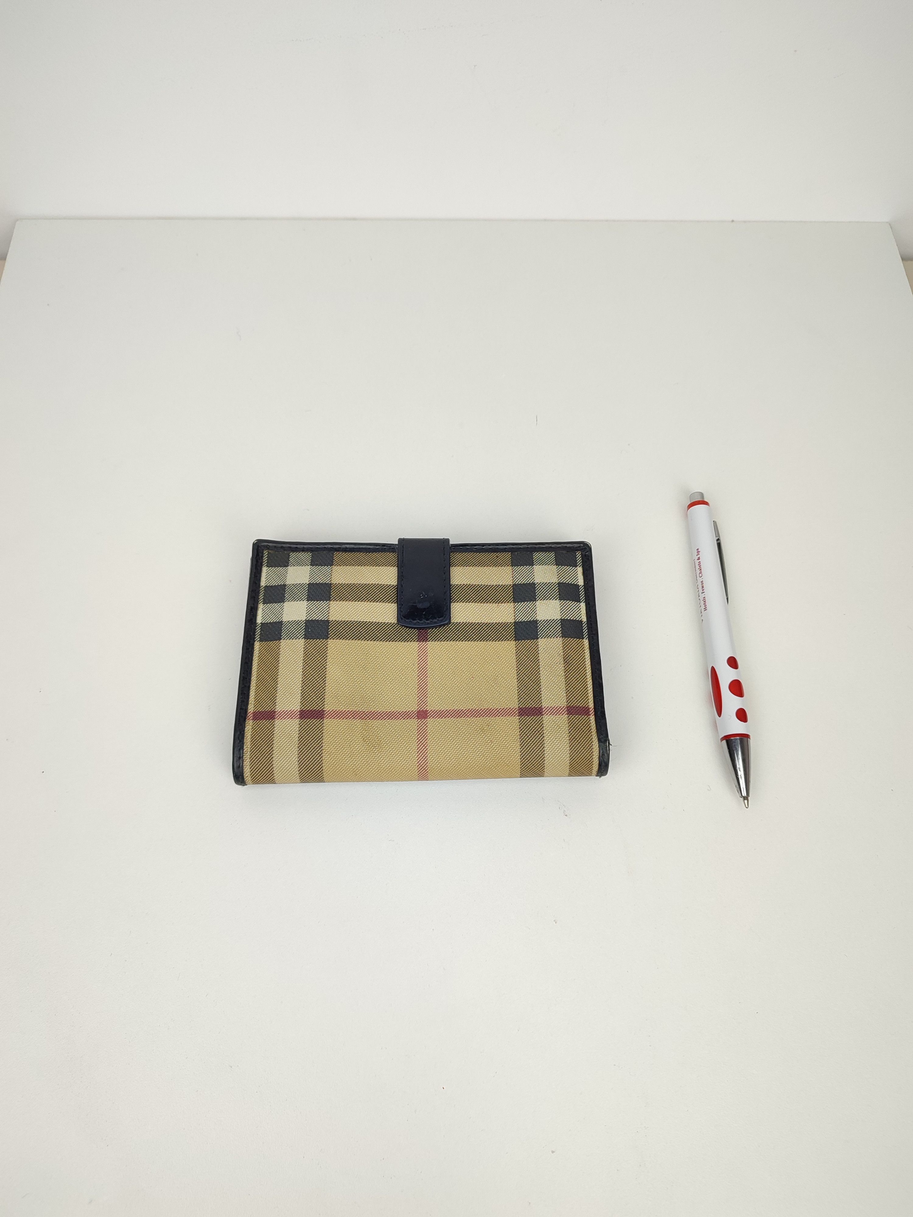 Burberry Burberry Wallet size 14x10x2 cm good condition Size ONE SIZE - 3 Thumbnail