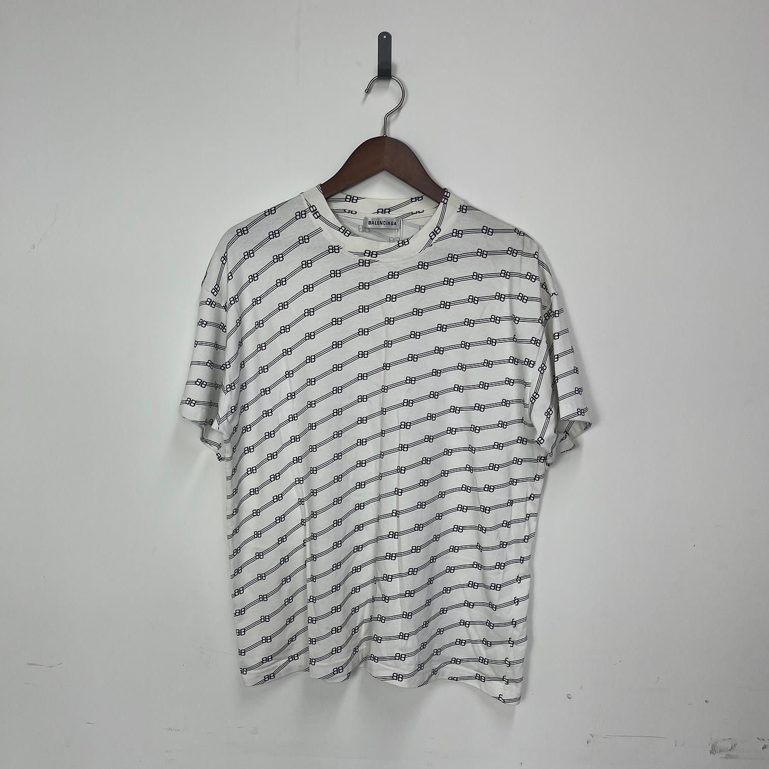 Balenciaga Balenciaga Logo T-Shirt Size XL Size US XL / EU 56 / 4 - 1 Thumbnail
