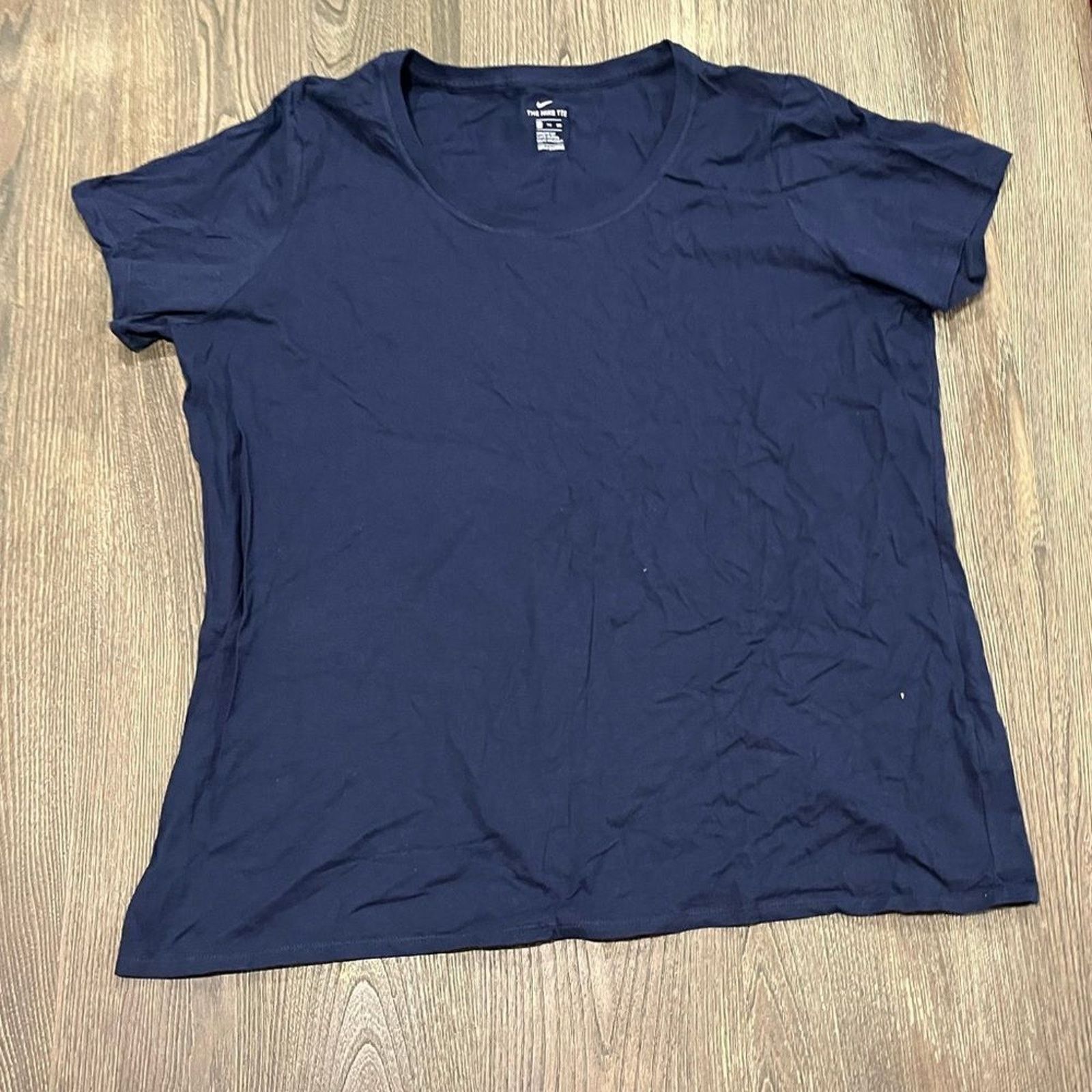 Nike NWOT Nike T-Shirt Scoopneck Short Sleeve Athletic Fit Sz XXL Size US XXL / EU 58 / 5 - 1 Thumbnail