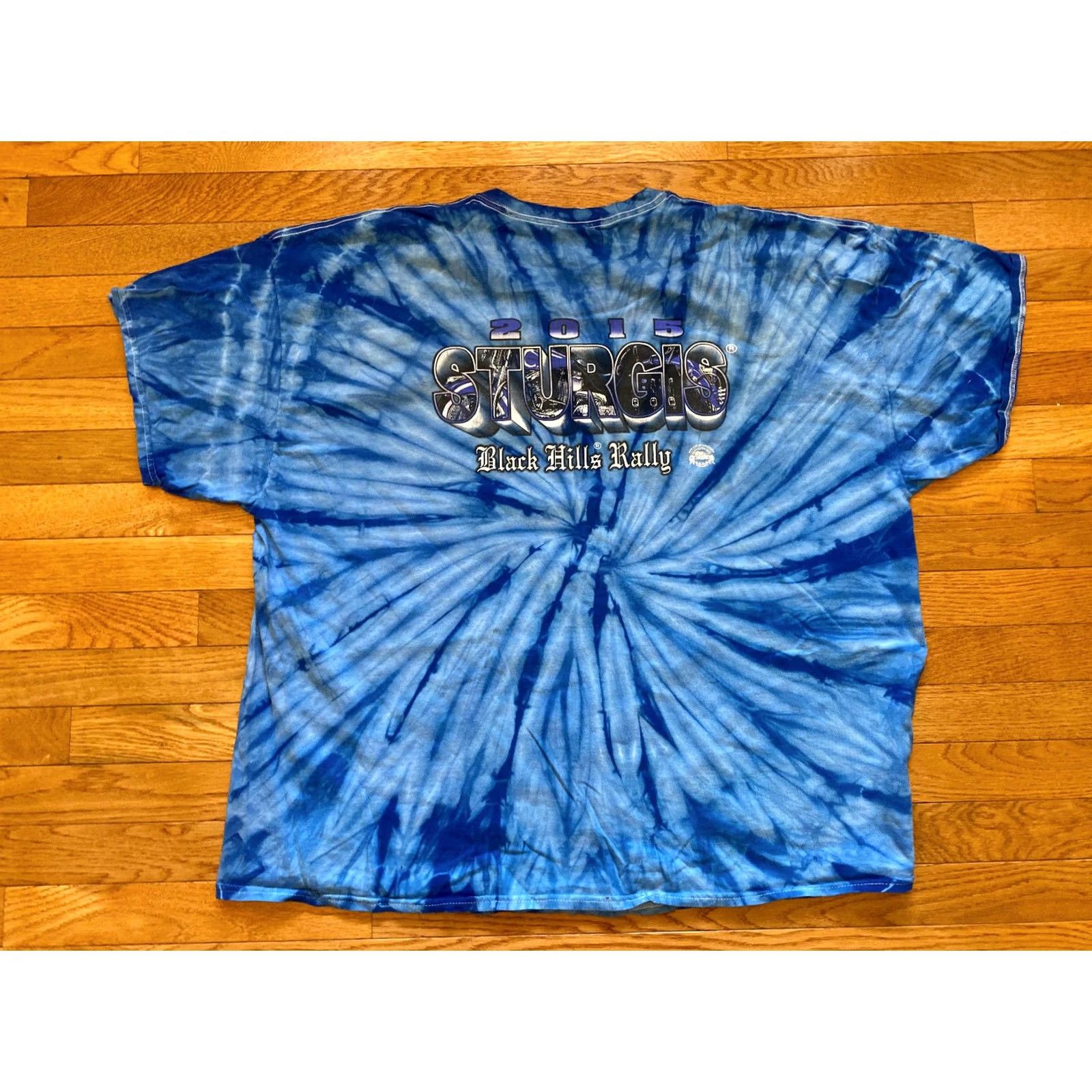 Gildan Sturgis Green Tie-Dye T-Shirt Mens 3XL Crew Neck Short Sleeve Vintage? No (use original) 75 Years 2015 Gildan T-Shirt Size US XXL / EU 58 / 5 - 2 Thumbnail