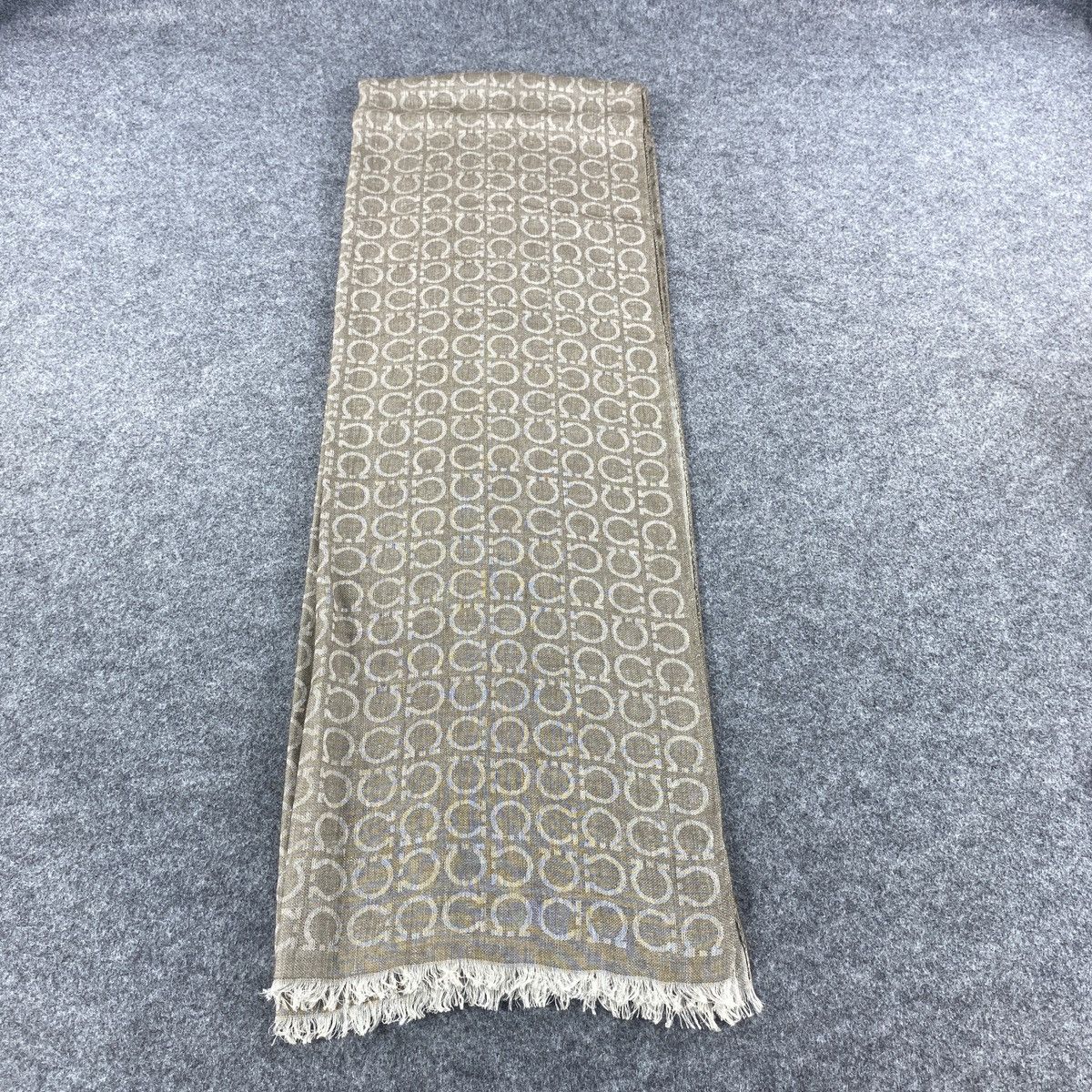Salvatore Ferragamo × Vintage Salvatore Ferragamo Scarf # Muffler # Neckwear # D569 Size ONE SIZE - 1 Thumbnail
