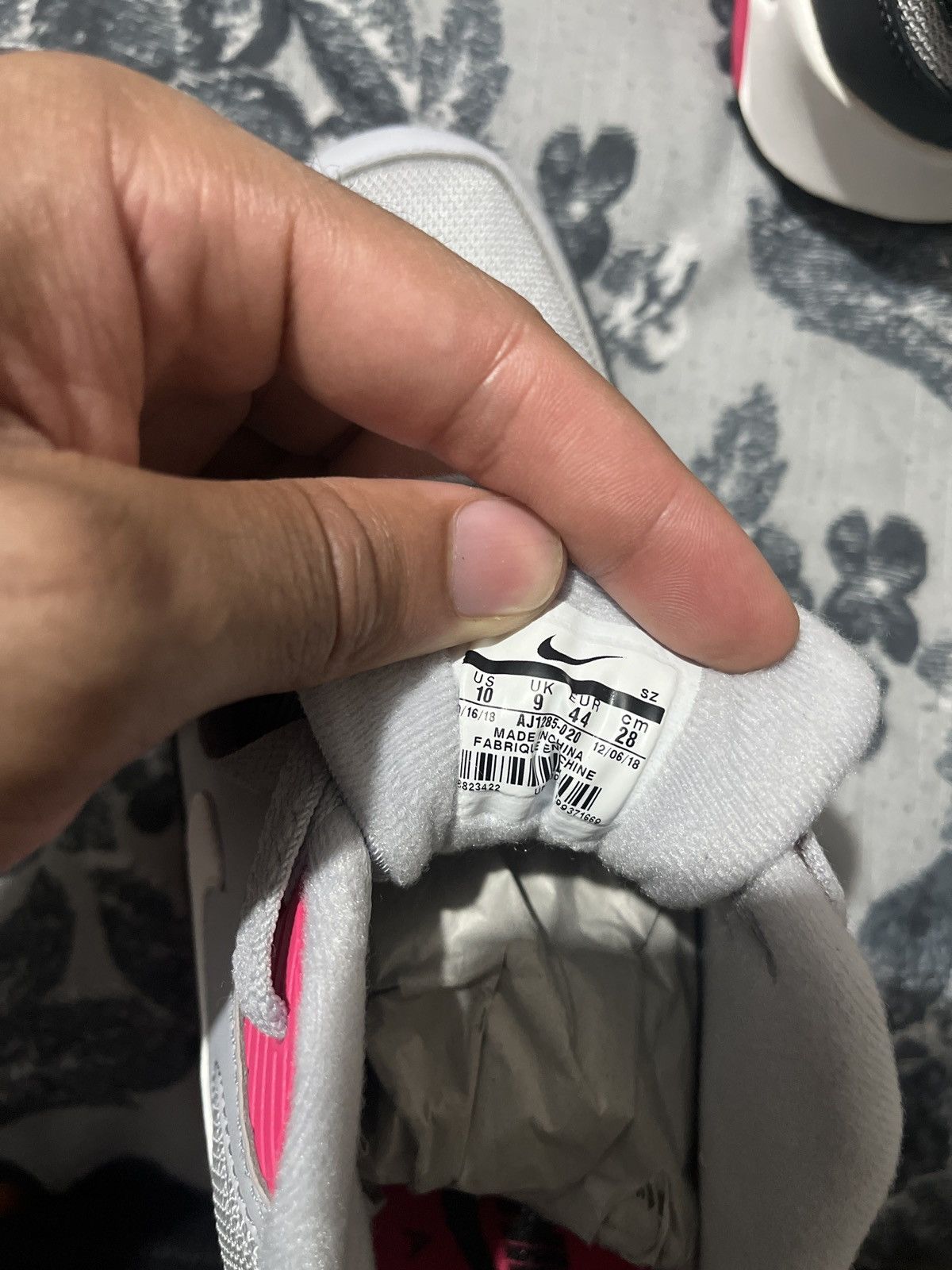 Nike Air max 90 wolf grey /white rush pink Size US 10 / EU 43 - 5 Thumbnail