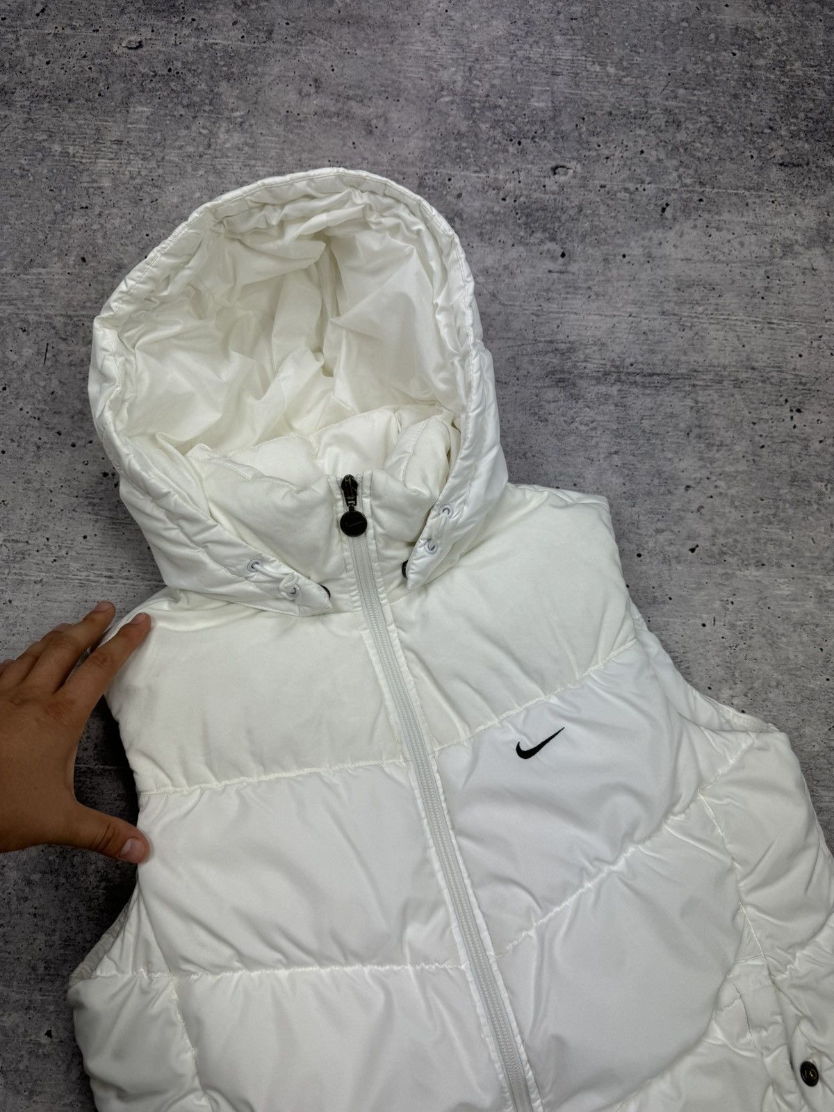 Nike × Vintage Vintage Nike Swoosh 90’s Y2K Style White Hooded Puffer Vest Size M / US 6-8 / IT 42-44 - 9 Thumbnail
