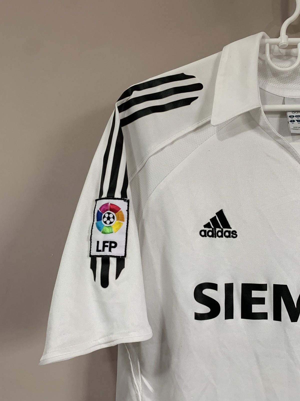 Adidas Real Madrid 2005 Football Shirt Adidas Vintage Soccer RAUL Size US XL / EU 56 / 4 - 3 Thumbnail
