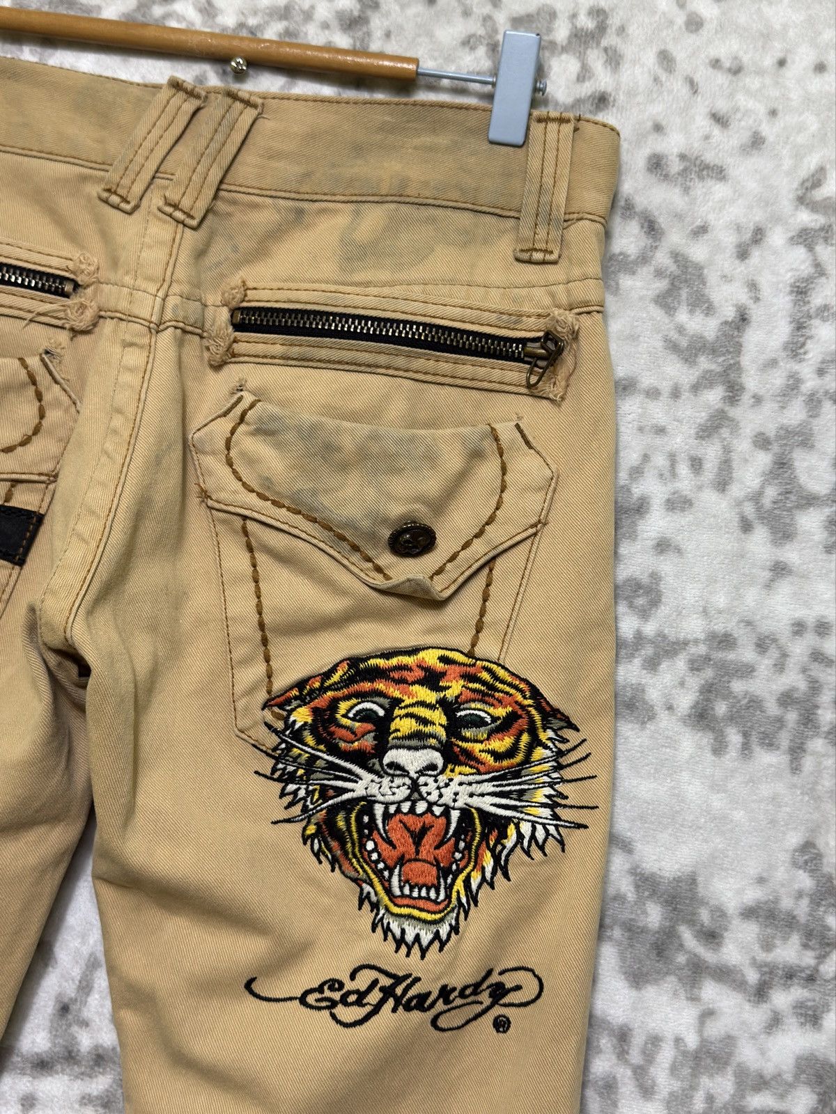 Ed Hardy Ed Hardy x Red Pepper Y2K Embroidered Tiger Jeans Worn Dirty Size US 30 / EU 46 - 13 Thumbnail