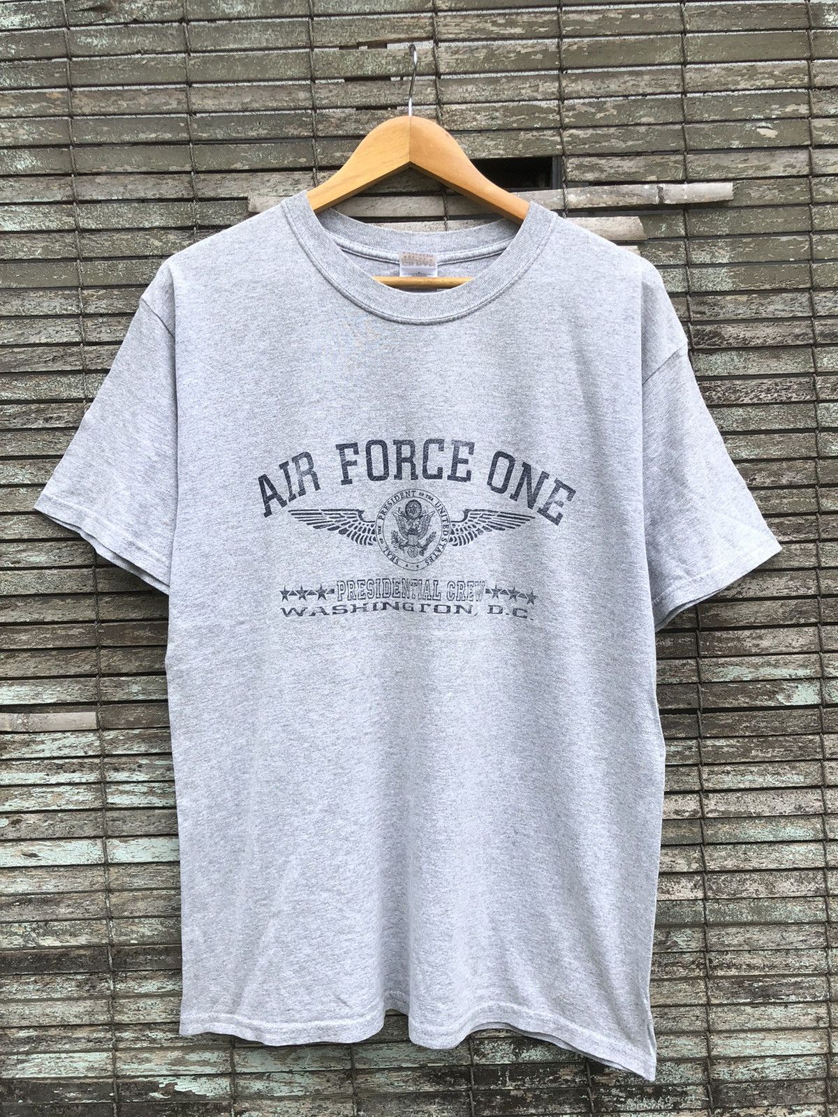 Vintage Vintage Y2K Air Force One Presidential Crew Tshirt Size US L / EU 52-54 / 3 - 1 Thumbnail