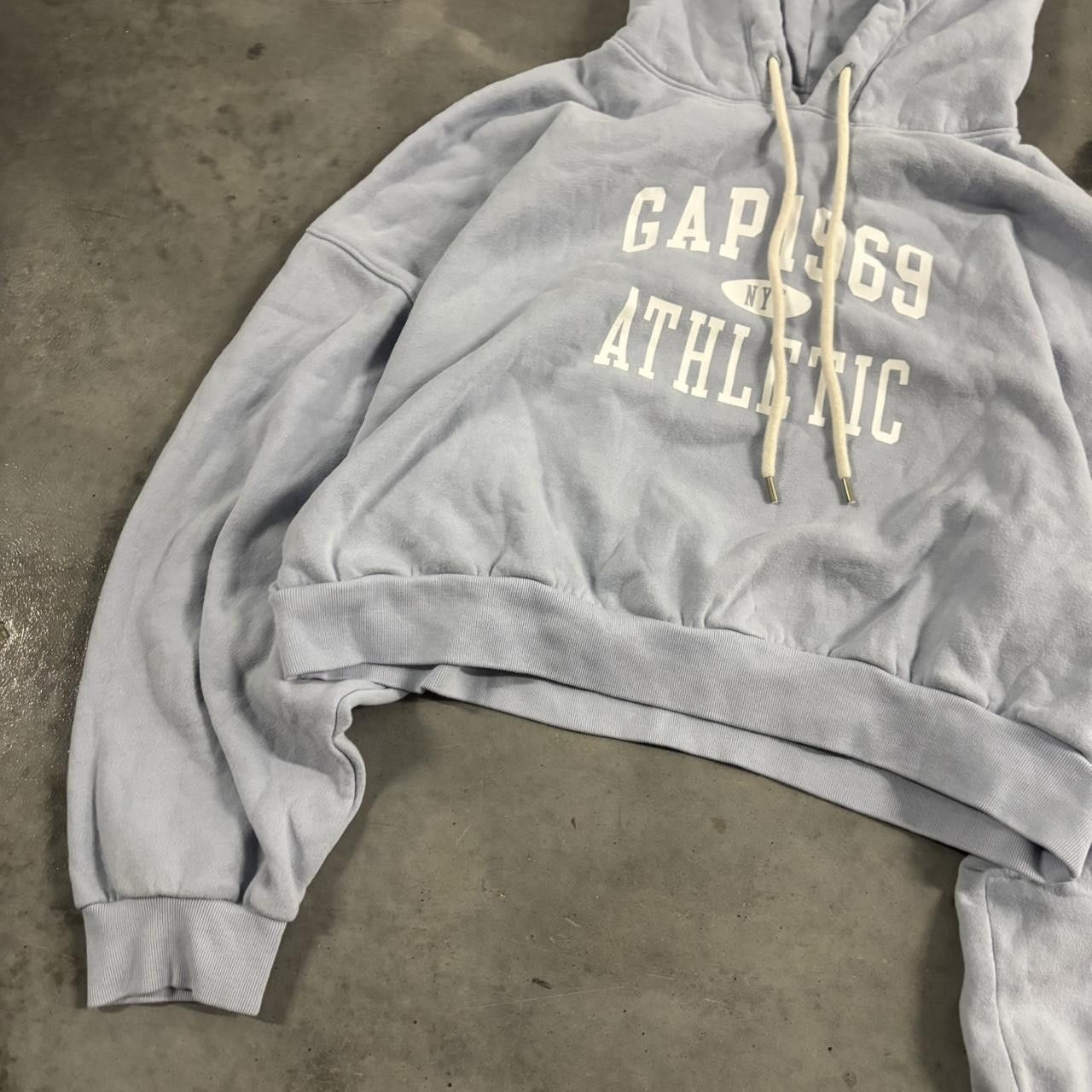 Gap Crazy Vintage Y2K/2000s Cute Light Blue Gap Cropped Comfy Hoodie! Size L Size L / US 10 / IT 46 - 3 Thumbnail