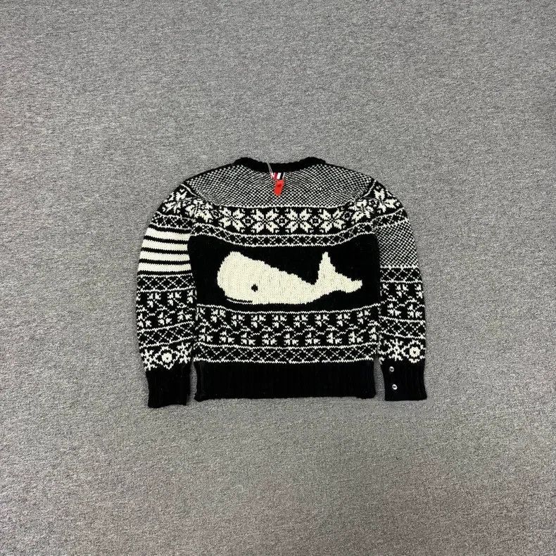 Thom Browne Thom Browne Black and white whale jacquard knit sweater Size US S / EU 44-46 / 1 - 2 Thumbnail