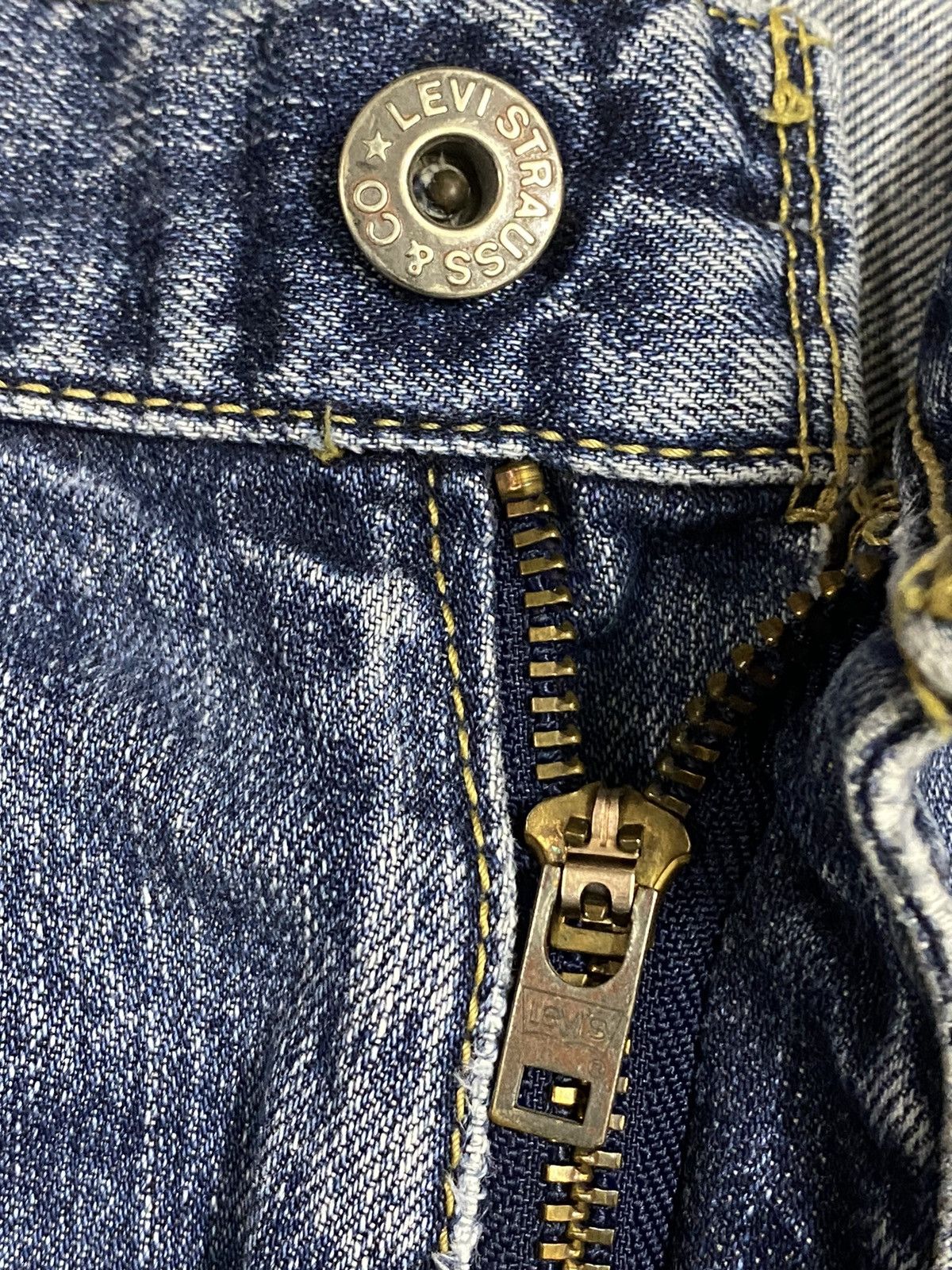 Levi's Vintage Levis502 90’s Button J41 Distressed Baggy Jeans Size US 38 / EU 54 - 13 Thumbnail