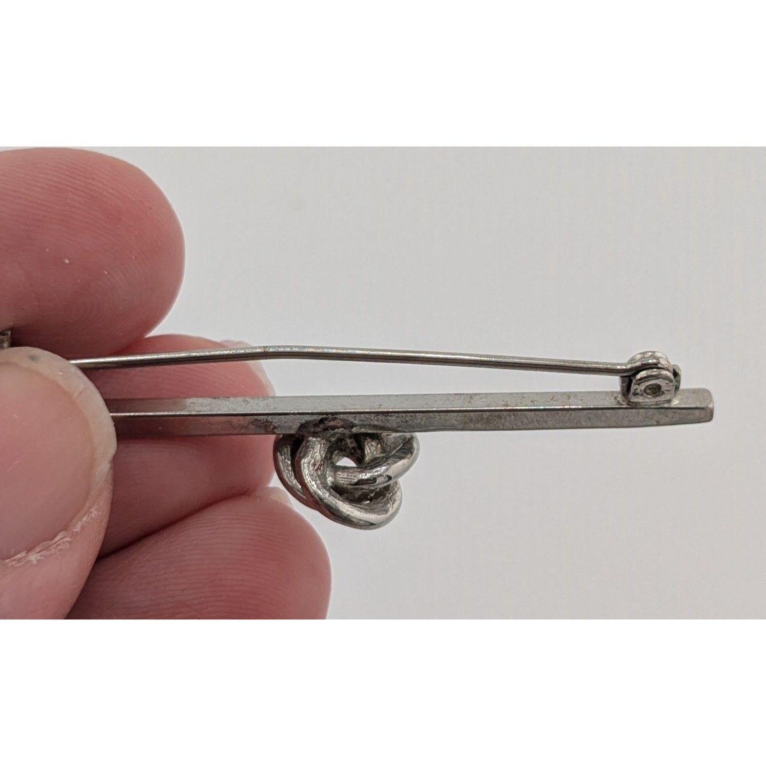 Other Vintage Minimalist Silver Tone Bar With Knot Brooch Size ONE SIZE - 3 Thumbnail