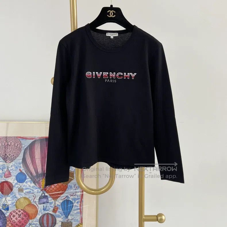 Givenchy Givenchy Size 12+ Black Letter T-Shirt Size US S / EU 44-46 / 1 - 1 Thumbnail