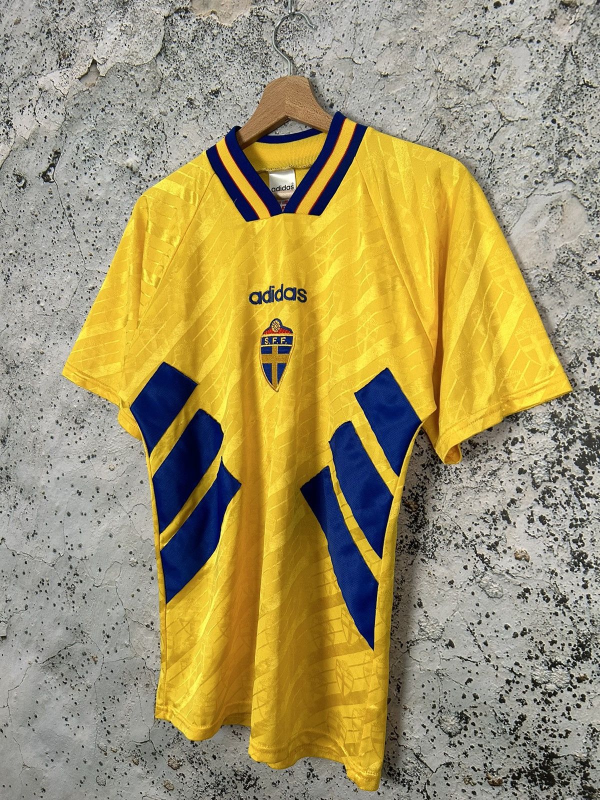 Adidas × Soccer Jersey × Vintage Vintage Sweden Adidas 90s