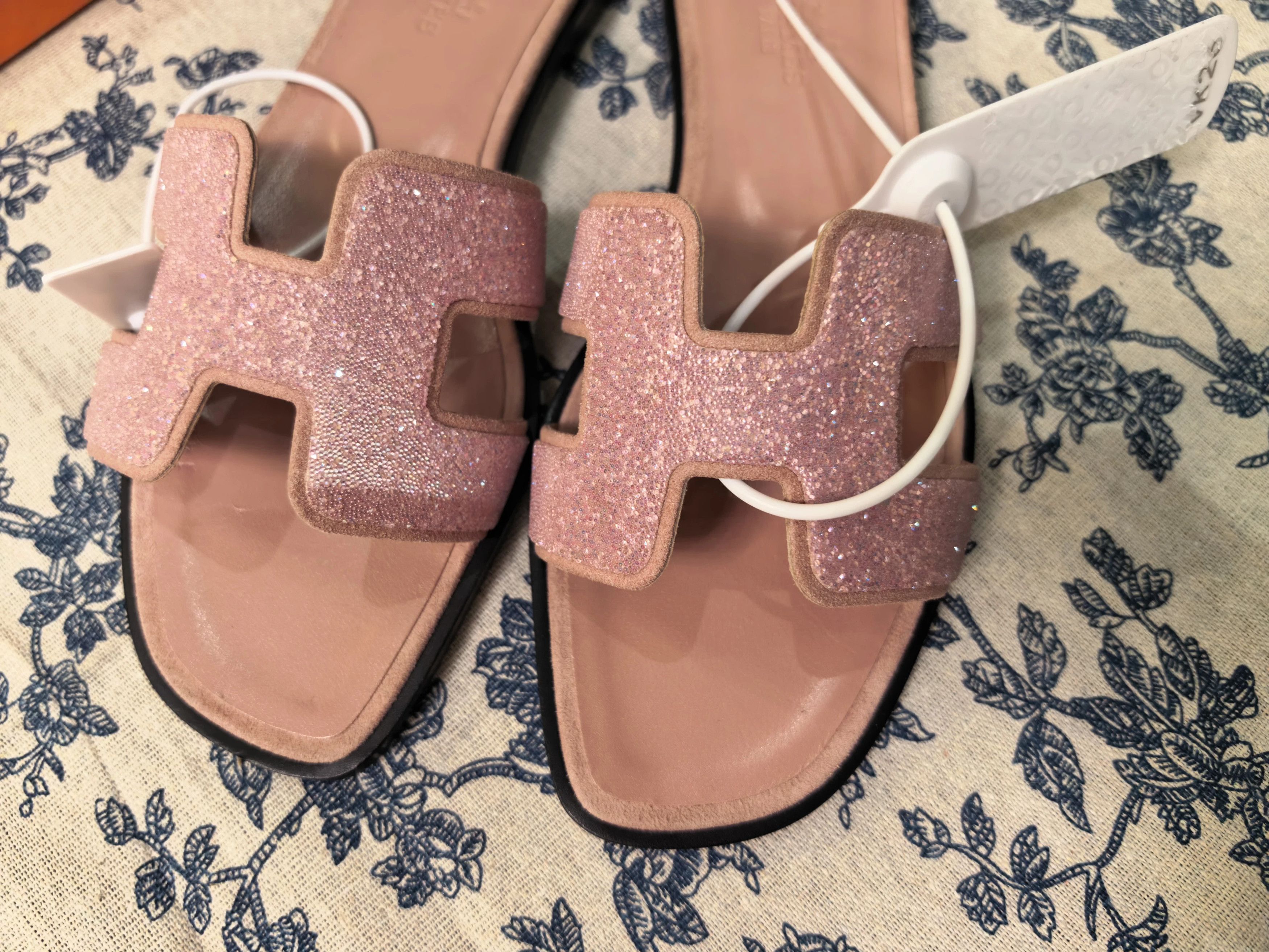 Hermes Hermes Pink Sequin H Logo Slipper 36 Clear Sole Size US 5.5 / IT 35.5 - 2 Thumbnail