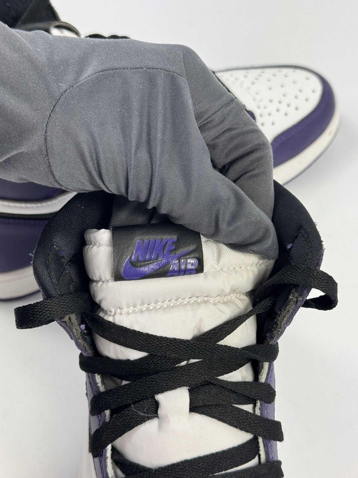 Nike JORDAN 1 RETRO HIGH TOP SNEAKERS Size US 10 / EU 43 - 6 Thumbnail