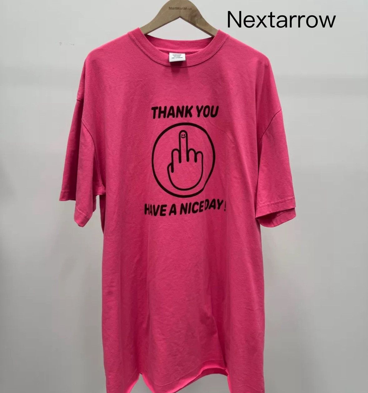 Vetements Vetements Thanks U Middle Finger Short Sleeve2412-Nextarrow Size US S / EU 44-46 / 1 - 1 Thumbnail