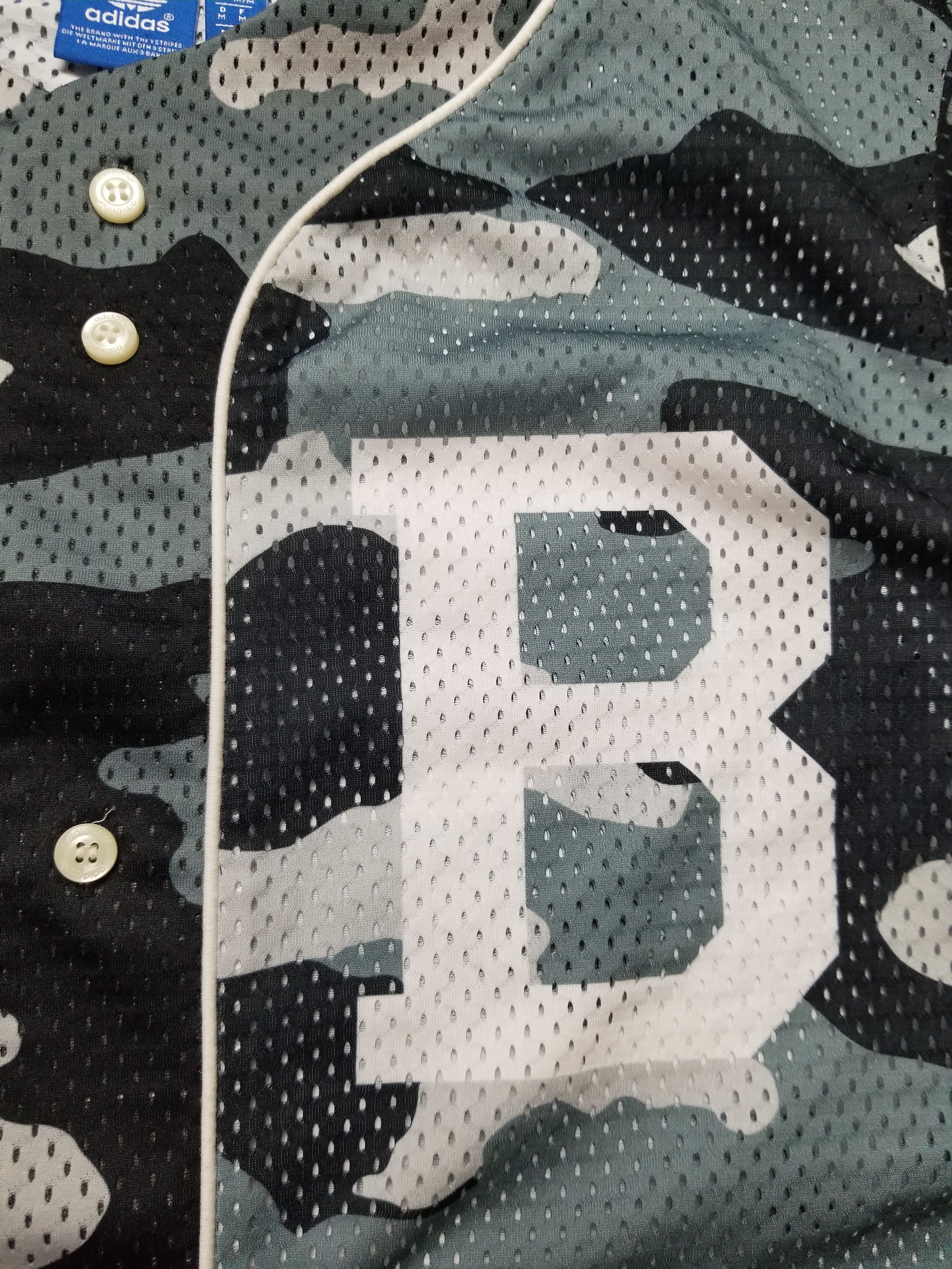 Adidas BROOKLYN NETS NBA BASKETBALL JERSEY ADIDAS ORIGINAL CAMO Size US M / EU 48-50 / 2 - 5 Thumbnail