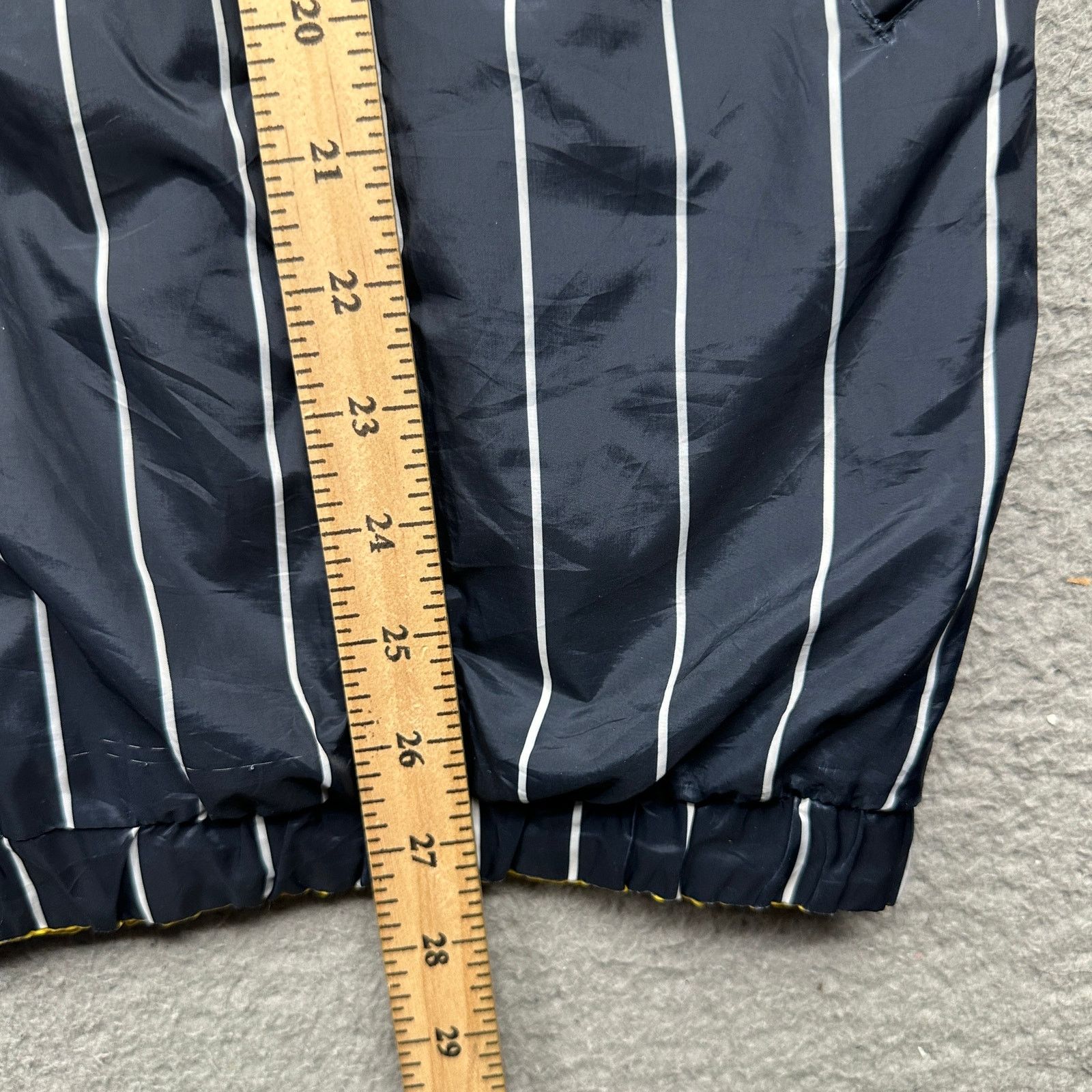 Karl Kani Karl Kani Reversible Pinstripe Windbreaker Jacket Men Medium Size US M / EU 48-50 / 2 - 12 Thumbnail