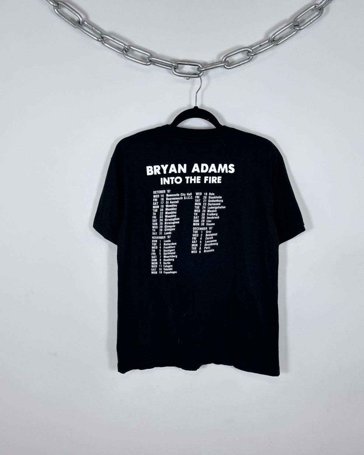 Band Tees Vintage Bryan Adams 1987 Into The Fire World Tour Black Tee Size US L / EU 52-54 / 3 - 2 Thumbnail