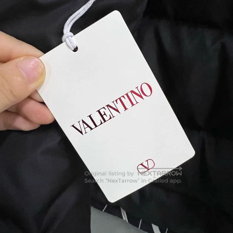 Valentino Valentino Down jacket with a full printed logo Size US L / EU 52-54 / 3 - 6 Thumbnail