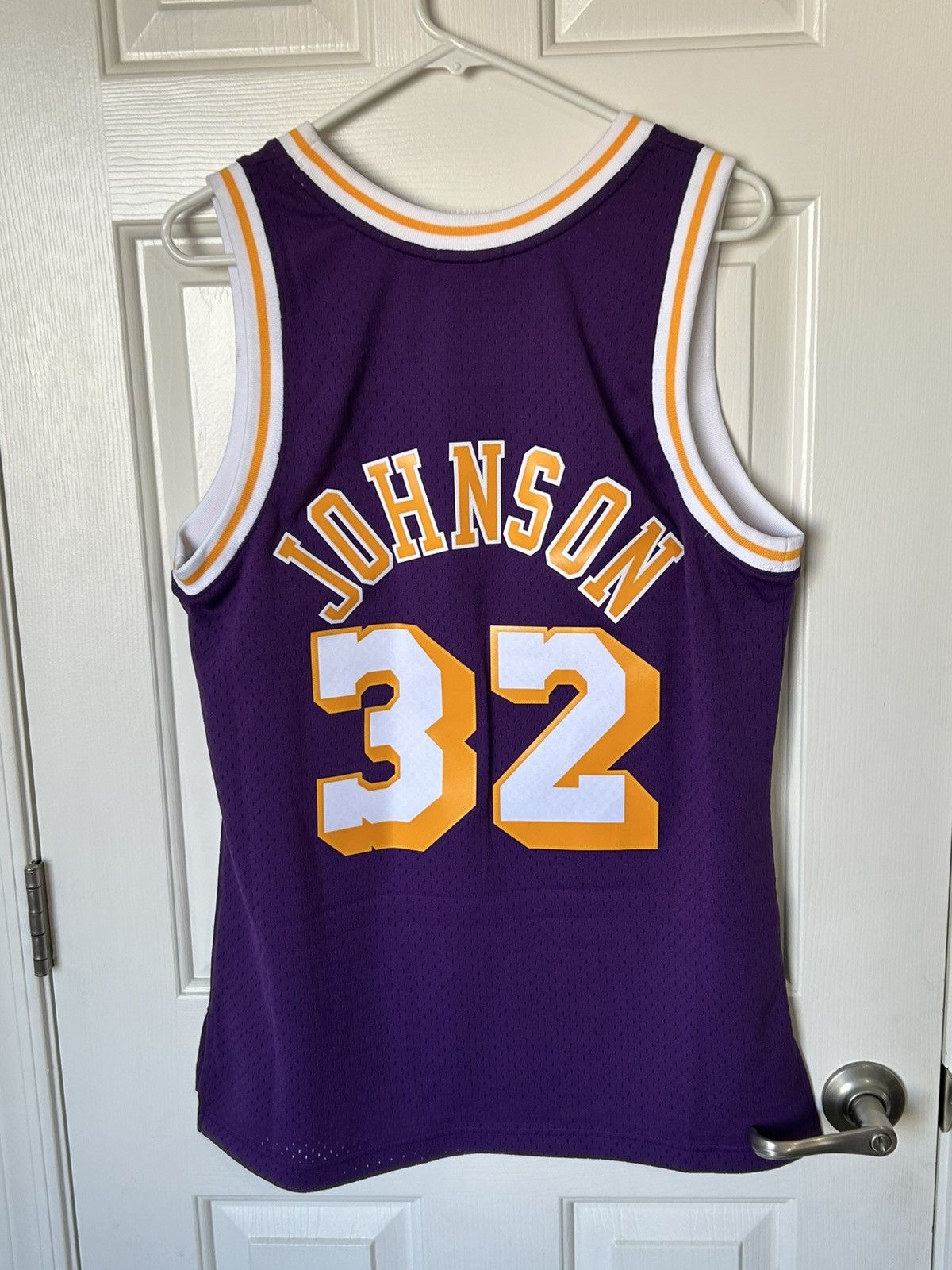 Mitchell & Ness Mitchell & Ness Magic Johnson #32 Lakers Jersey! Size XL / US 12-14 / IT 48-50 - 2 Thumbnail