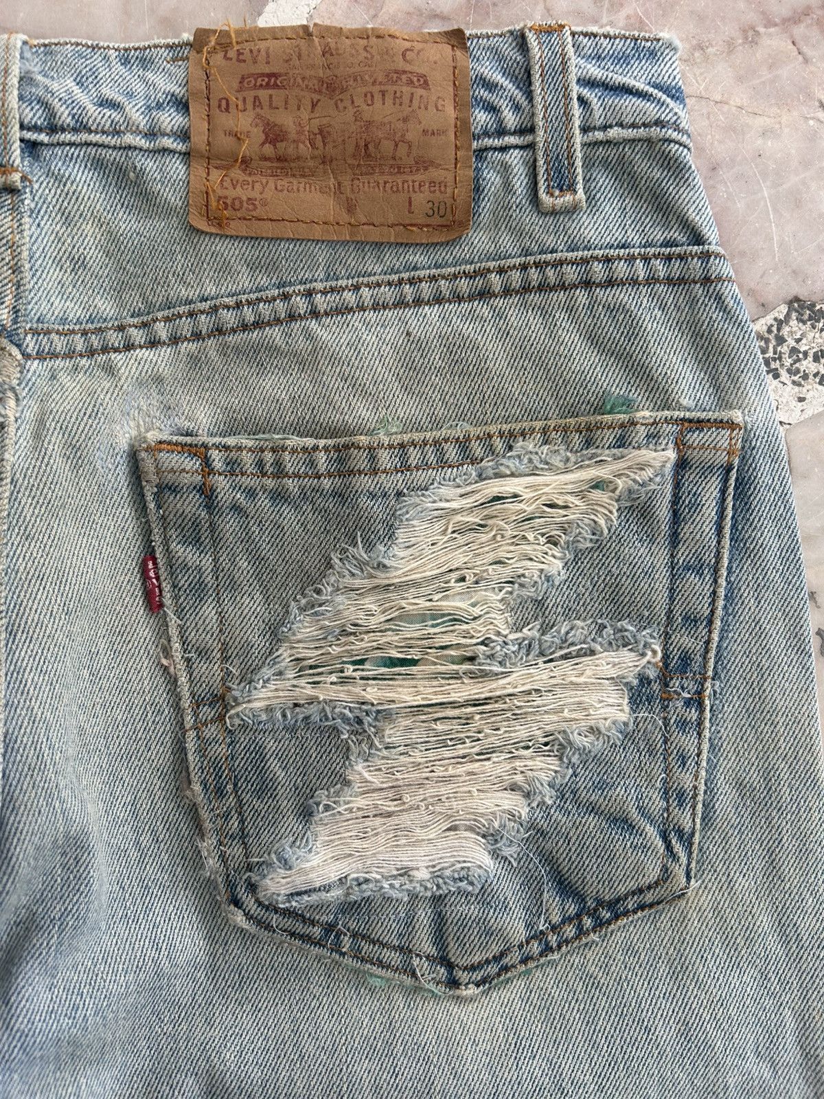 Levi's Levis 505 Vintage Ripped Jeans Size US 31 - 10 Thumbnail