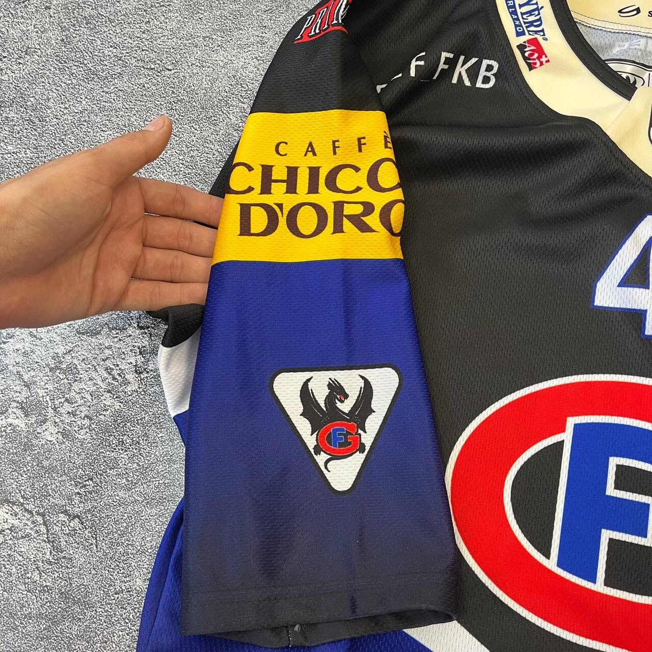 Other Hokey Jersey HC Fribourg Gottéron Trikot ELI #4 Jersey 22/23 Size US XS / EU 42 / 0 - 7 Thumbnail