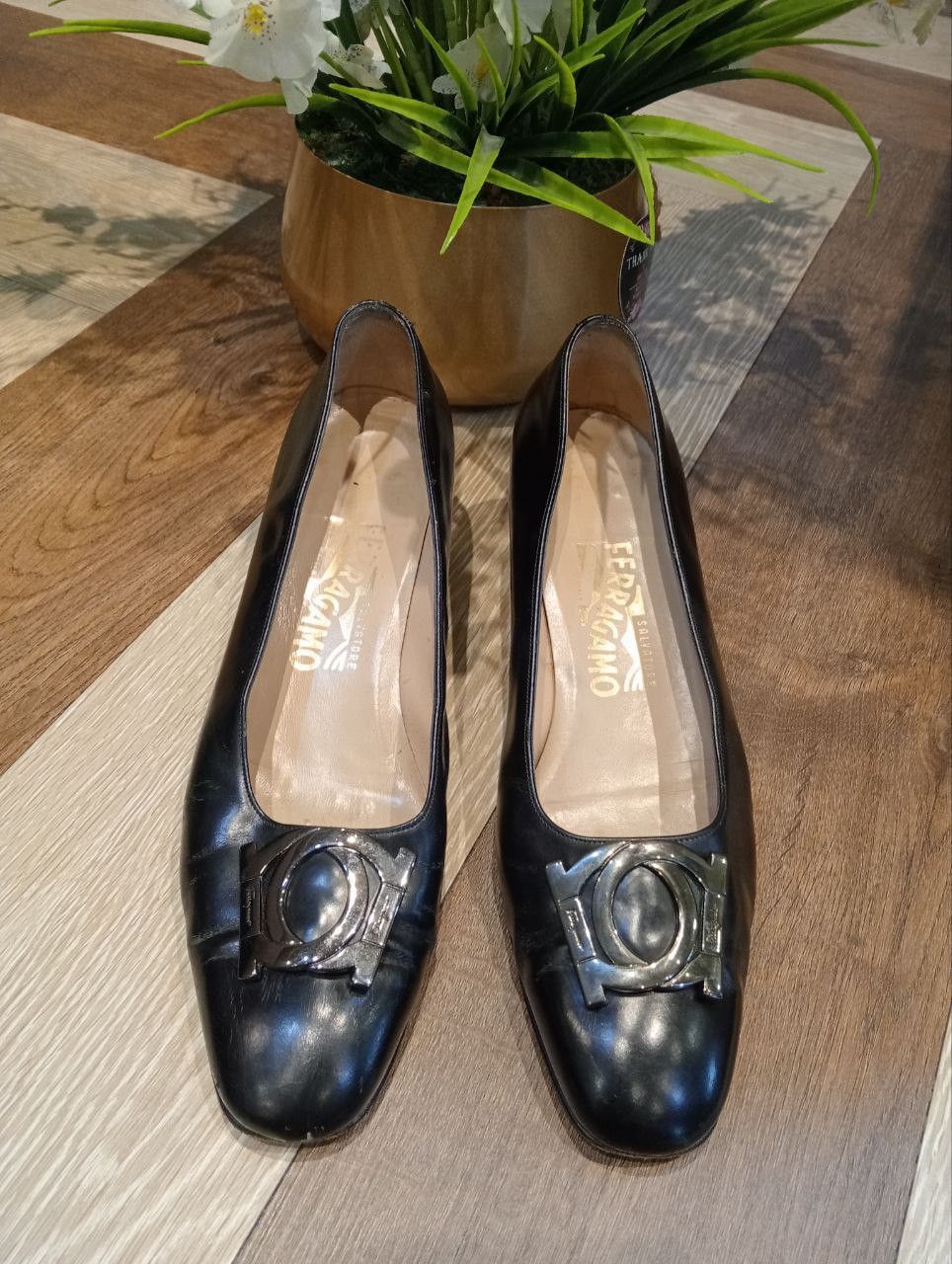 Salvatore Ferragamo LUXURY SALVATORE FERRAGAMO LEATHER HEELS BLACK Size US 8.5 / IT 38.5 - 1 Thumbnail